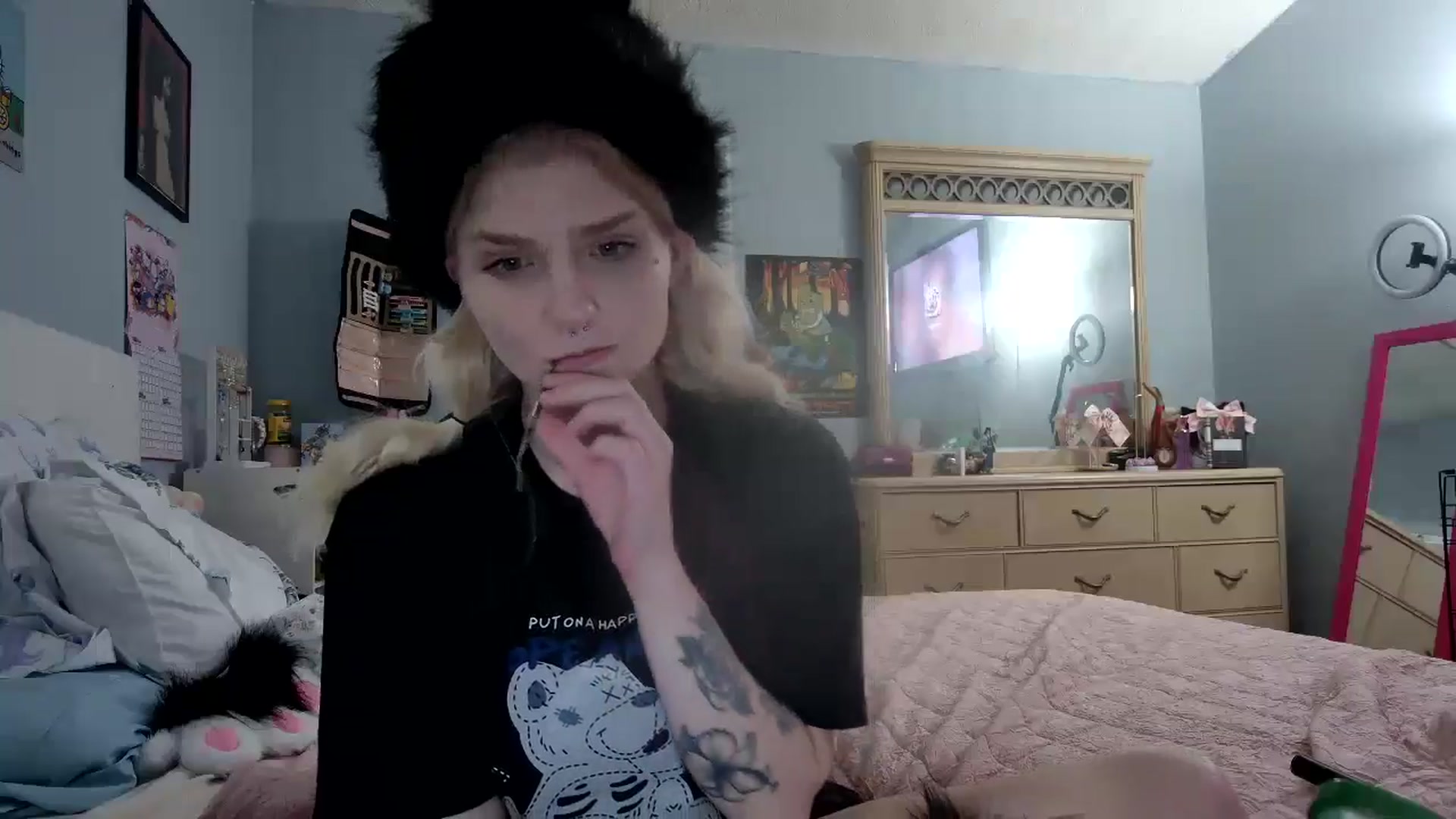 Gallery image thumbnail from DuckChan0's myfreecams stream on, 12/26/2024, 17:46 image 2 of 20