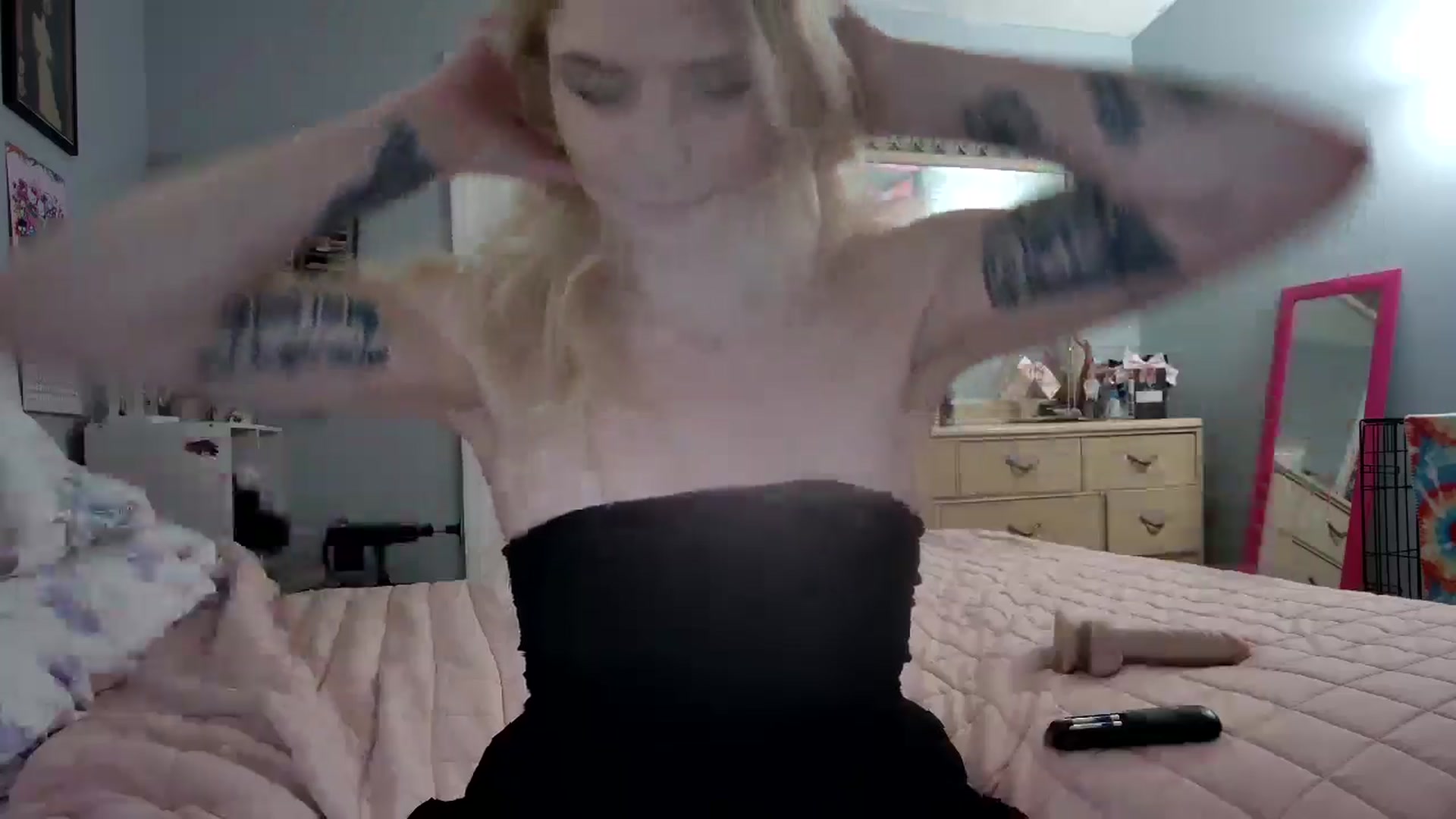 Gallery image thumbnail from DuckChan0's myfreecams stream on, 12/27/2024, 18:52 image 13 of 20