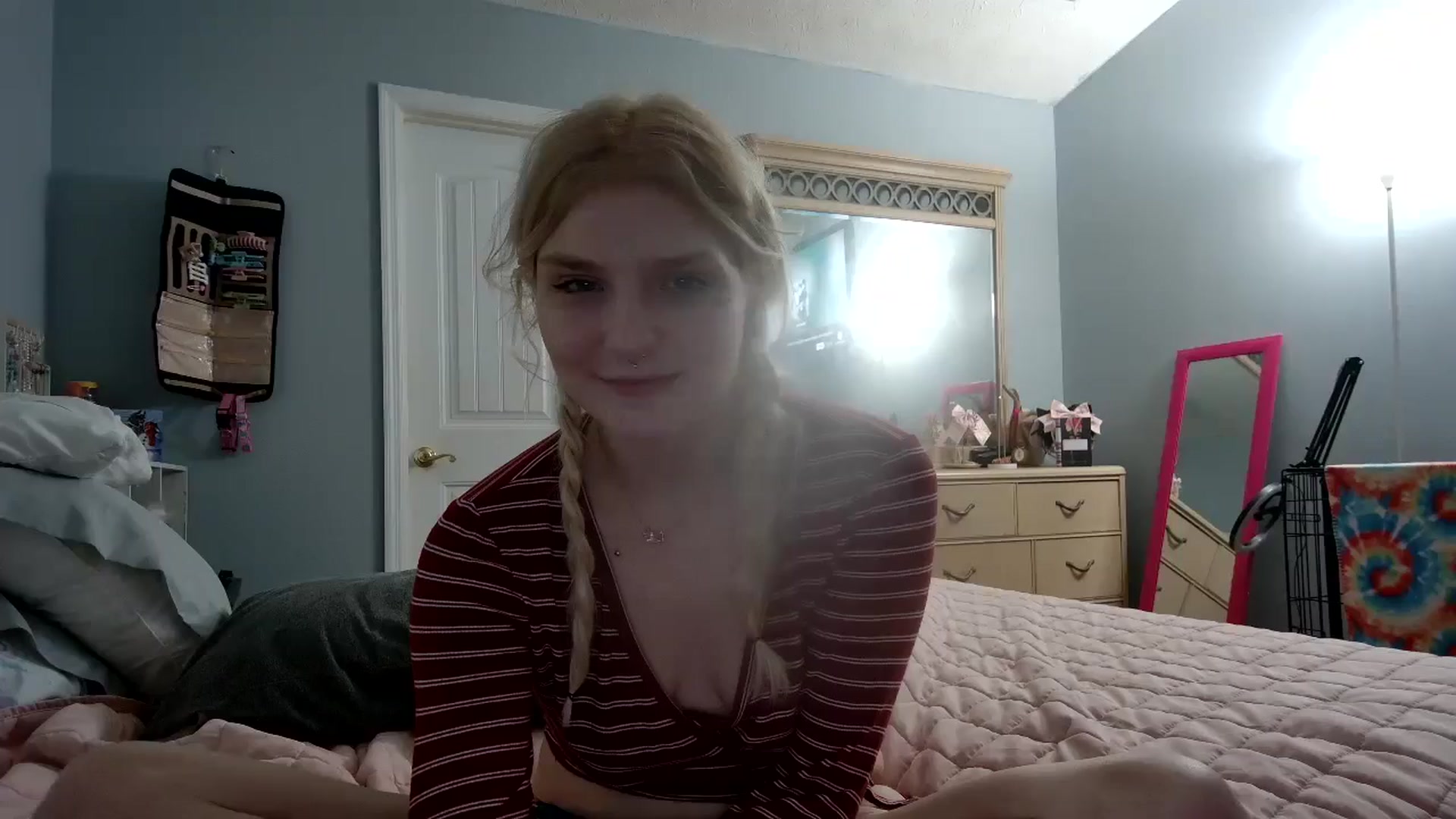 Gallery image thumbnail from DuckChan0's myfreecams stream on, 12/28/2024, 02:13 image 9 of 20