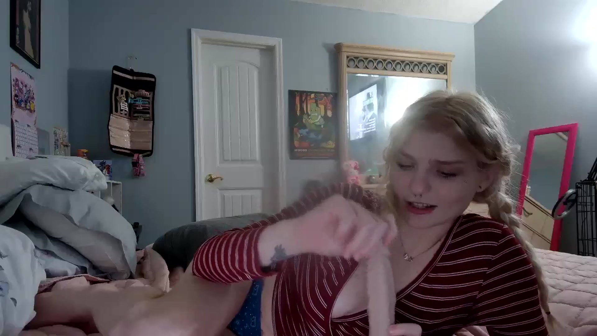 Gallery image thumbnail from DuckChan0's myfreecams stream on, 12/28/2024, 02:13 image 18 of 20