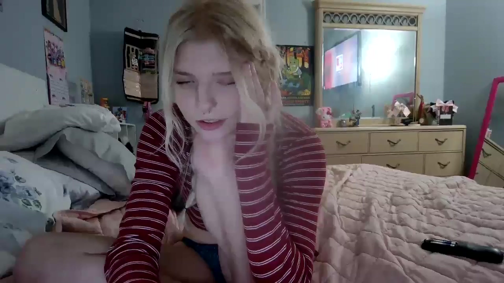 Gallery image thumbnail from DuckChan0's myfreecams stream on, 12/28/2024, 03:11 image 12 of 20
