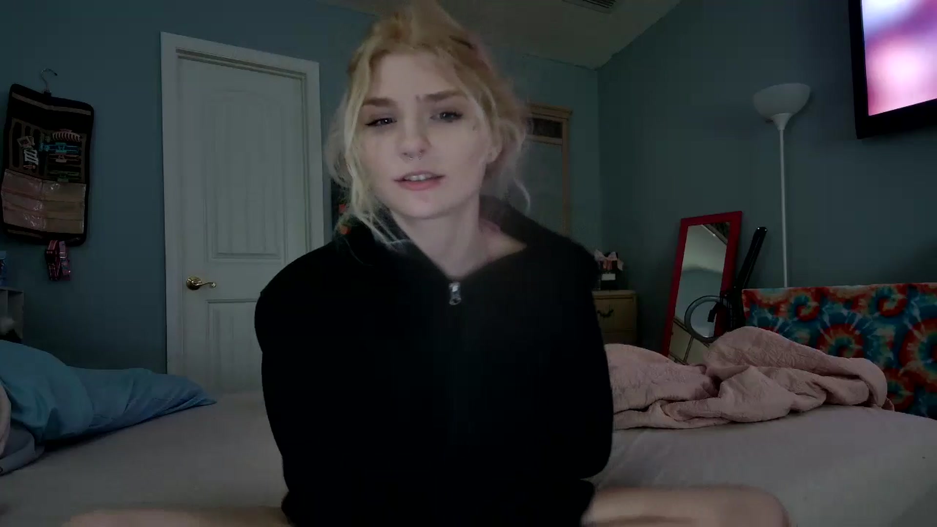 Gallery image thumbnail from DuckChan0's myfreecams stream on, 12/28/2024, 17:28 image 6 of 20