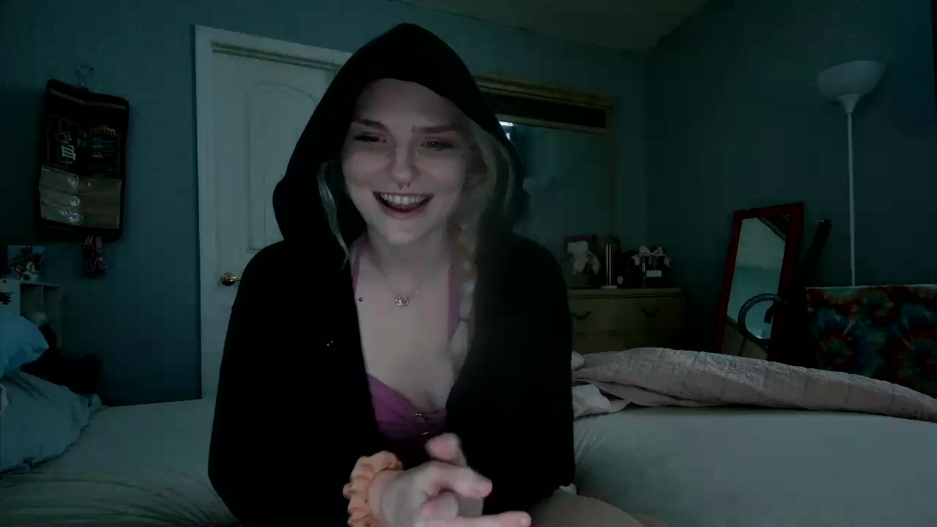Gallery image thumbnail from DuckChan0's myfreecams stream on, 12/28/2024, 19:01 image 11 of 20