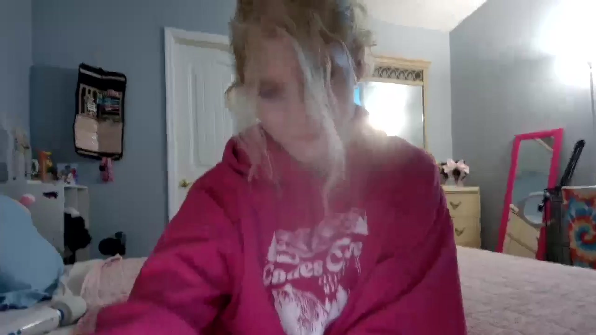 Gallery image thumbnail from DuckChan0's myfreecams stream on, 12/29/2024, 18:06 image 16 of 20