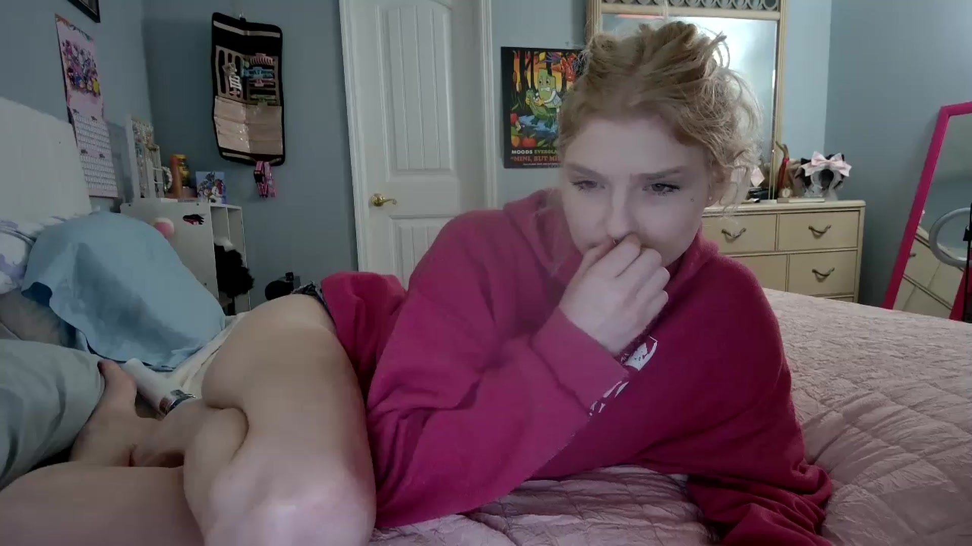 Gallery image thumbnail from DuckChan0's myfreecams stream on, 12/29/2024, 18:06 image 6 of 20