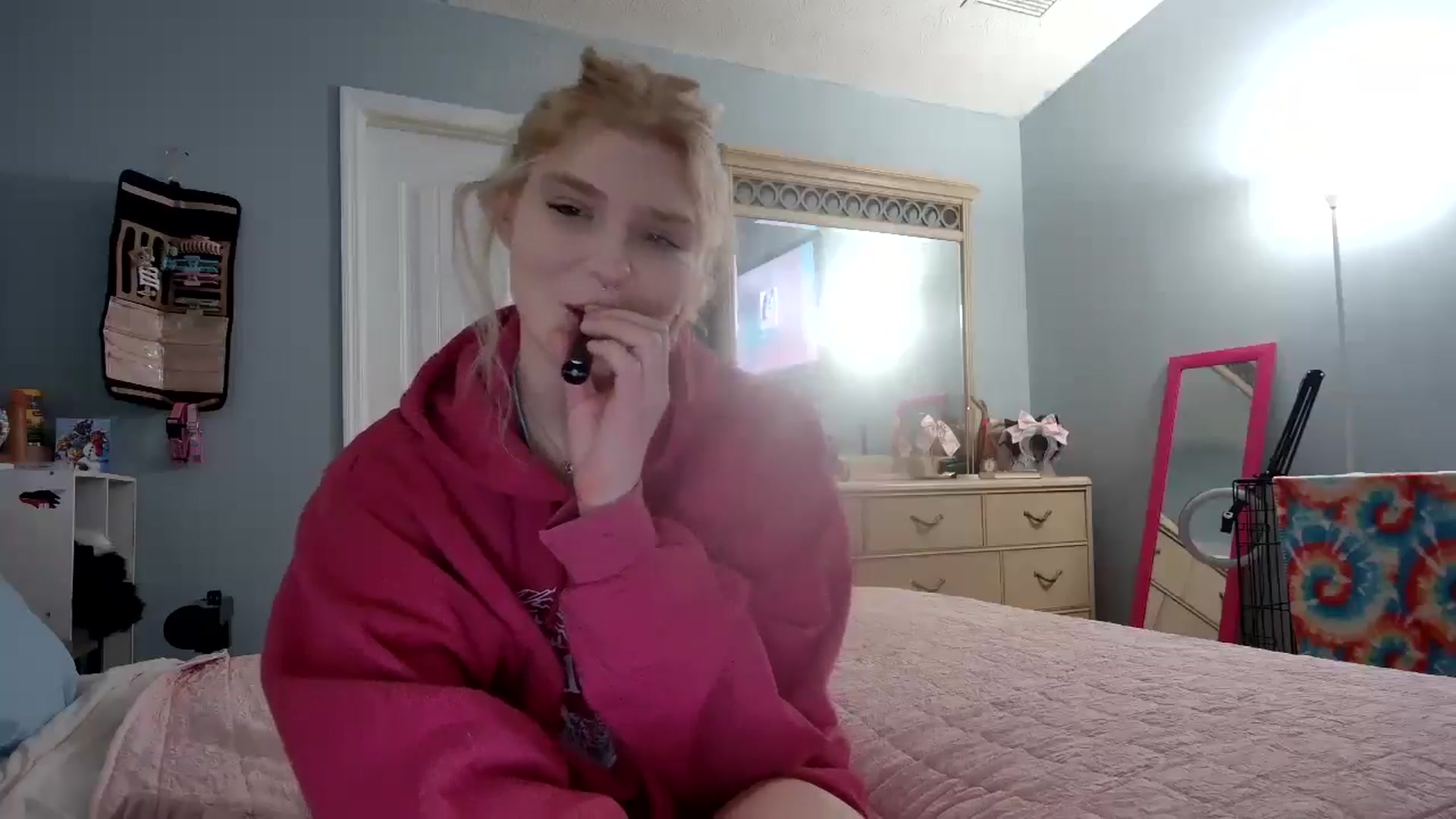 Gallery image thumbnail from DuckChan0's myfreecams stream on, 12/29/2024, 18:06 image 12 of 20