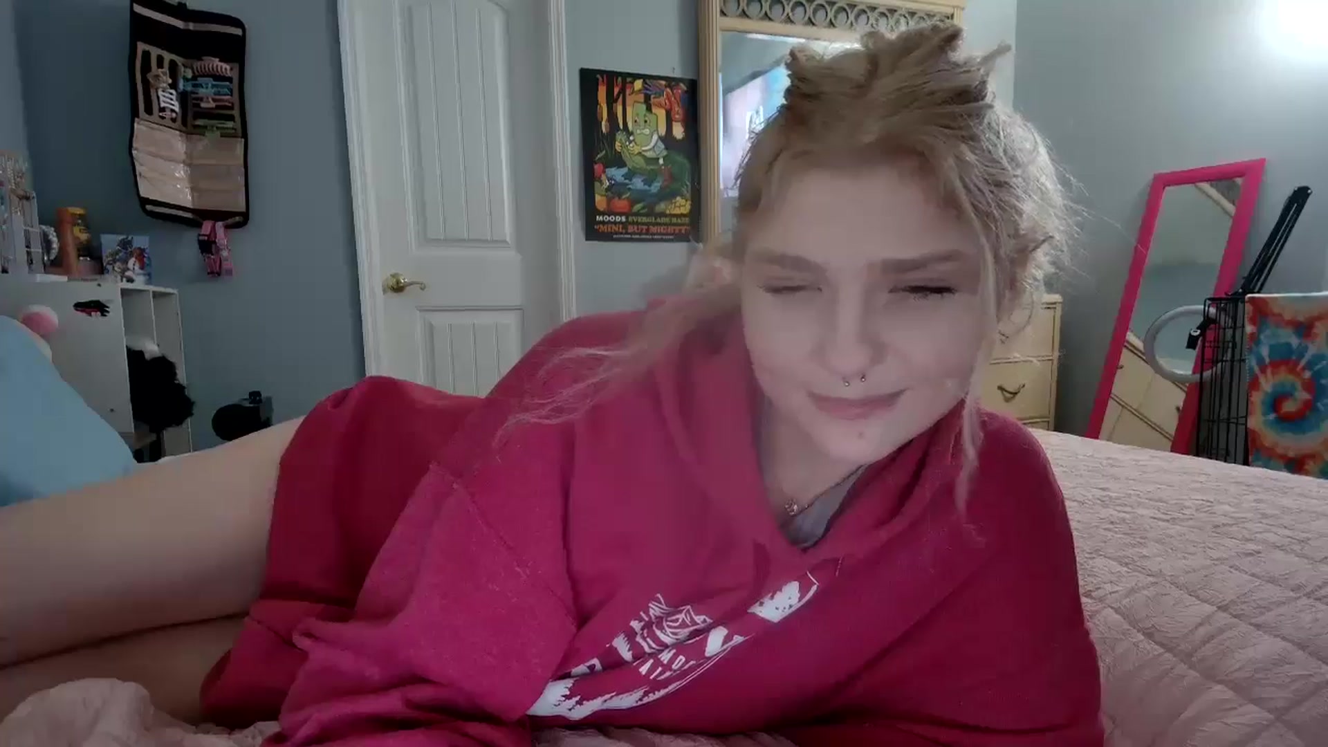 Gallery image thumbnail from DuckChan0's myfreecams stream on, 12/29/2024, 18:06 image 13 of 20