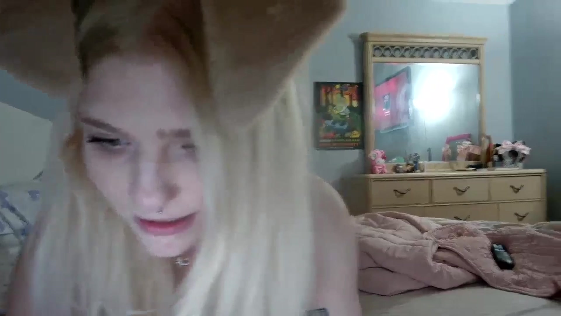 Gallery image thumbnail from DuckChan0's myfreecams stream on, 12/30/2024, 18:00 image 17 of 20