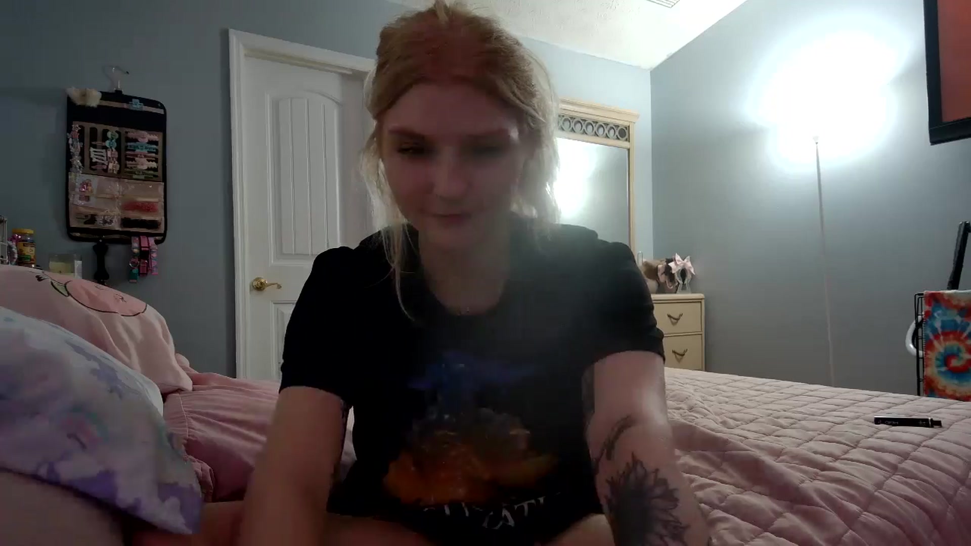 Gallery image thumbnail from DuckChan0's myfreecams stream on, 12/31/2024, 01:24 image 14 of 20