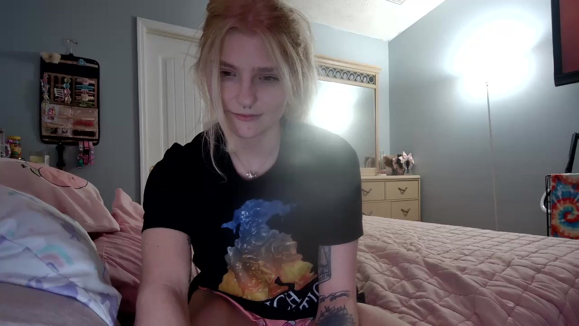 Gallery image thumbnail from DuckChan0's myfreecams stream on, 12/31/2024, 01:24 image 13 of 20