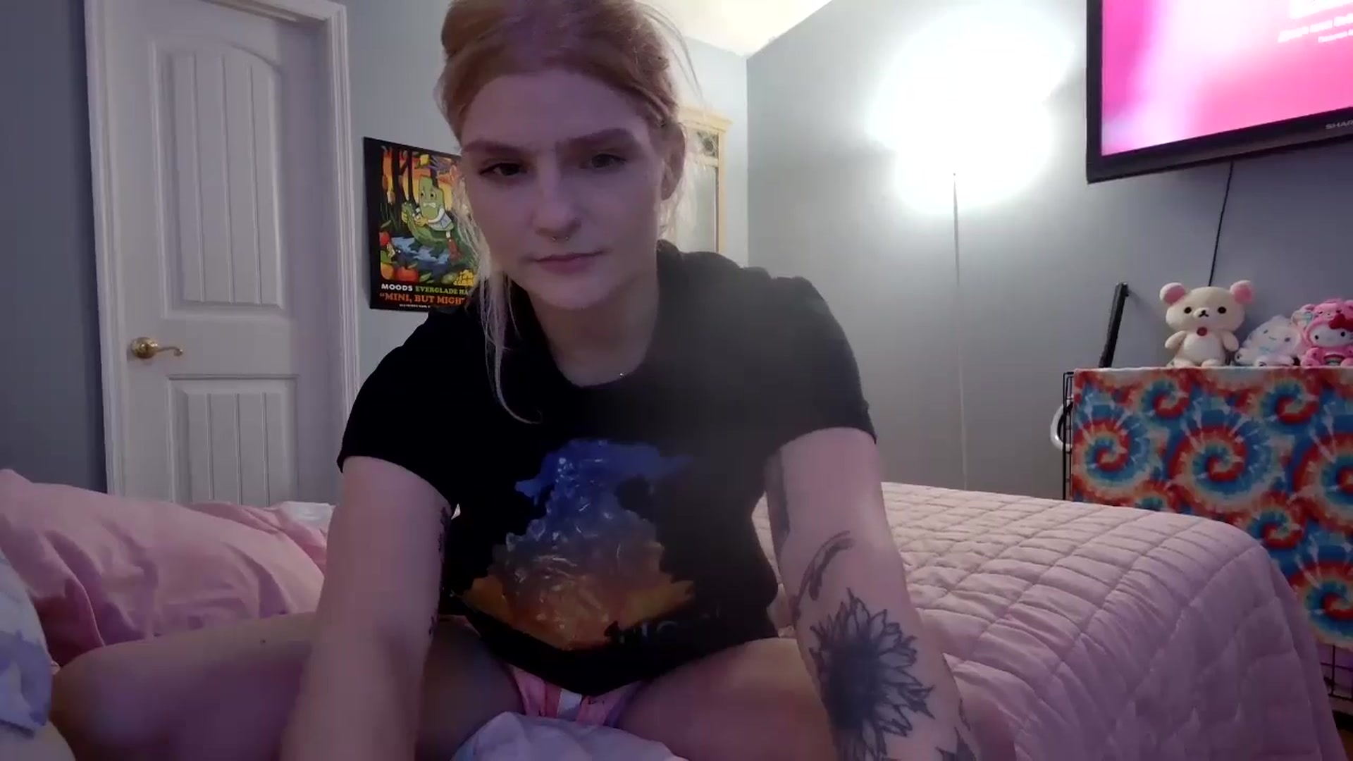 Gallery image thumbnail from DuckChan0's myfreecams stream on, 12/31/2024, 01:24 image 4 of 20