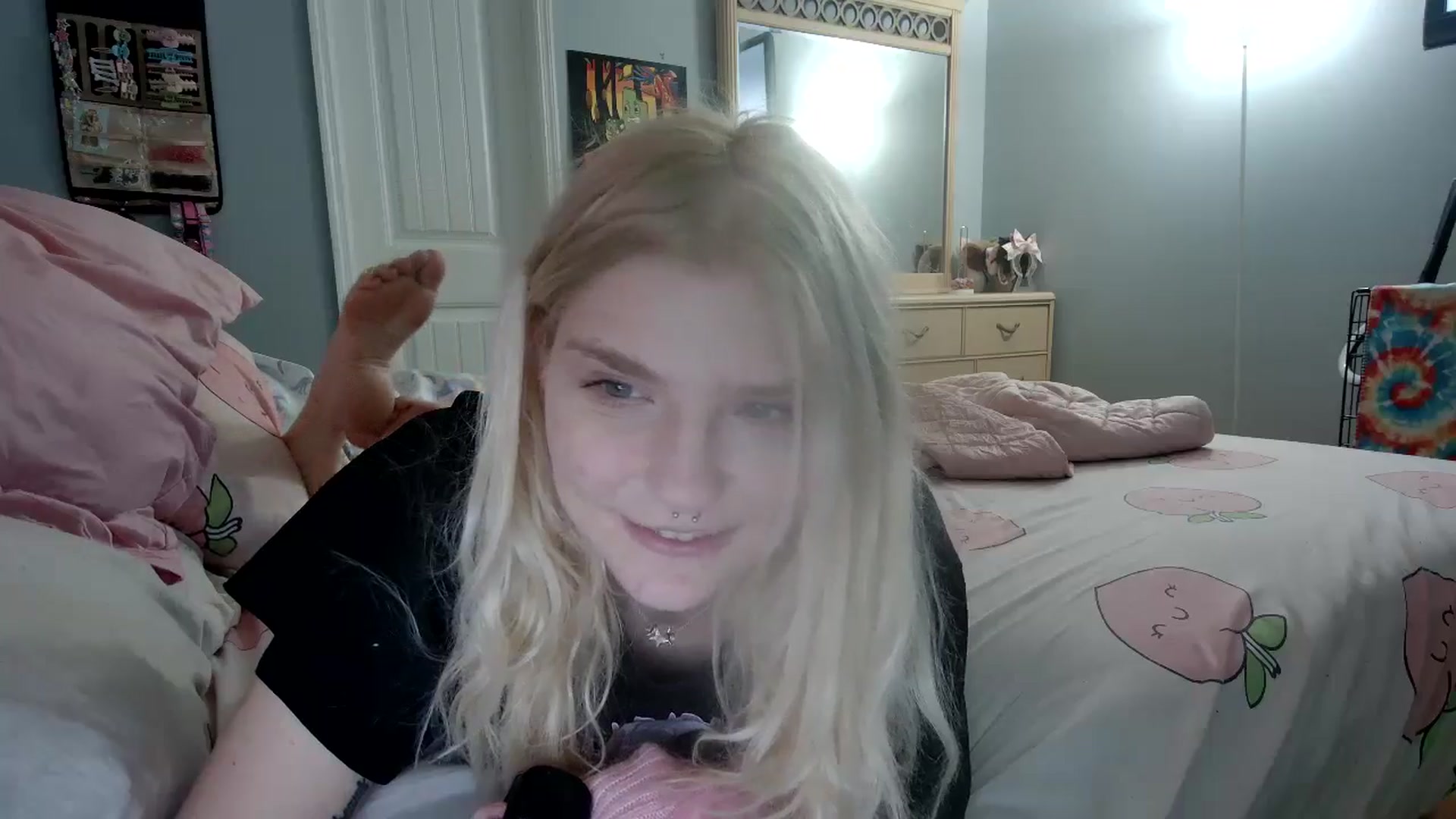 Gallery image thumbnail from DuckChan0's myfreecams stream on, 12/31/2024, 17:51 image 7 of 20