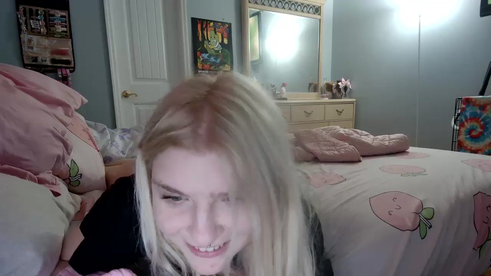 Gallery image thumbnail from DuckChan0's myfreecams stream on, 12/31/2024, 17:51 image 8 of 20
