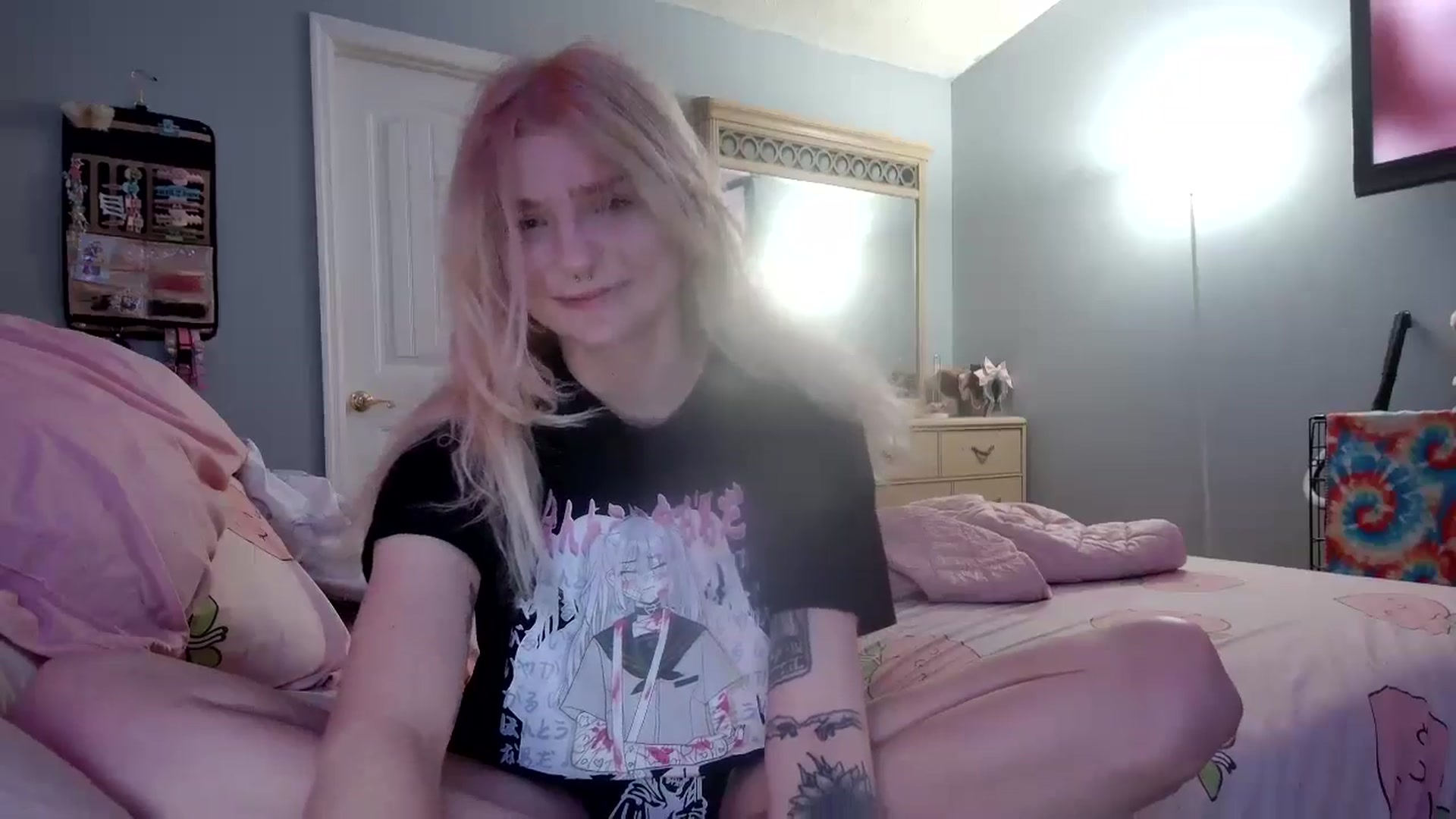 Gallery image thumbnail from DuckChan0's myfreecams stream on, 12/31/2024, 17:51 image 4 of 20
