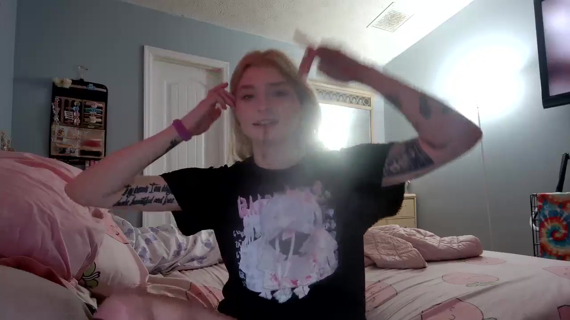 Gallery image thumbnail from DuckChan0's myfreecams stream on, 12/31/2024, 17:51 image 2 of 20