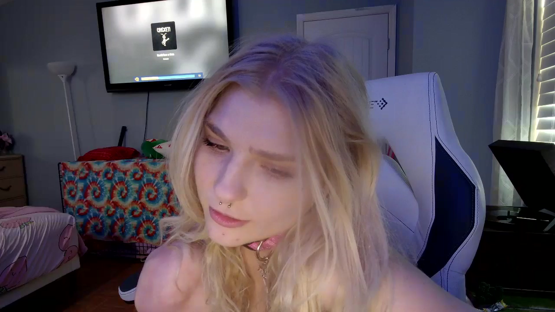 Gallery image thumbnail from DuckChan0's myfreecams stream on, 01/01/2025, 17:17 image 7 of 20