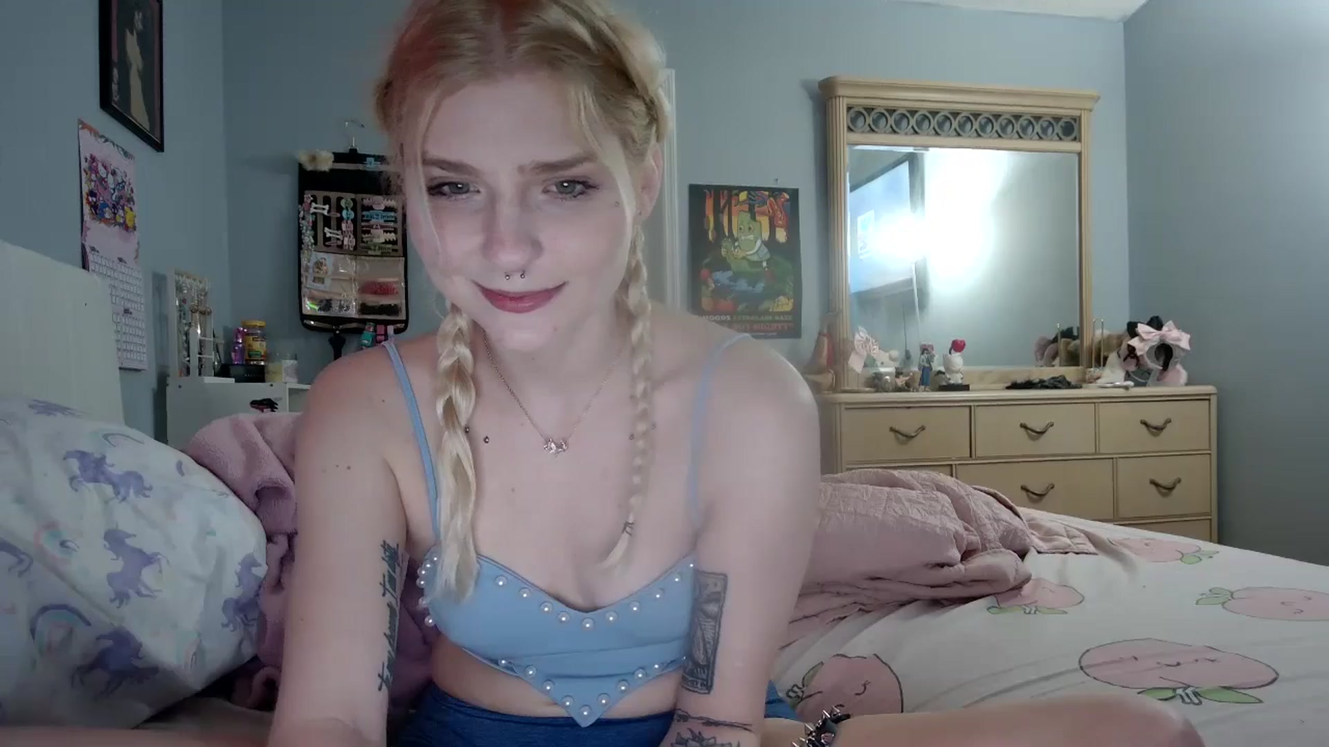Gallery image thumbnail from DuckChan0's myfreecams stream on, 01/02/2025, 16:59 image 8 of 20