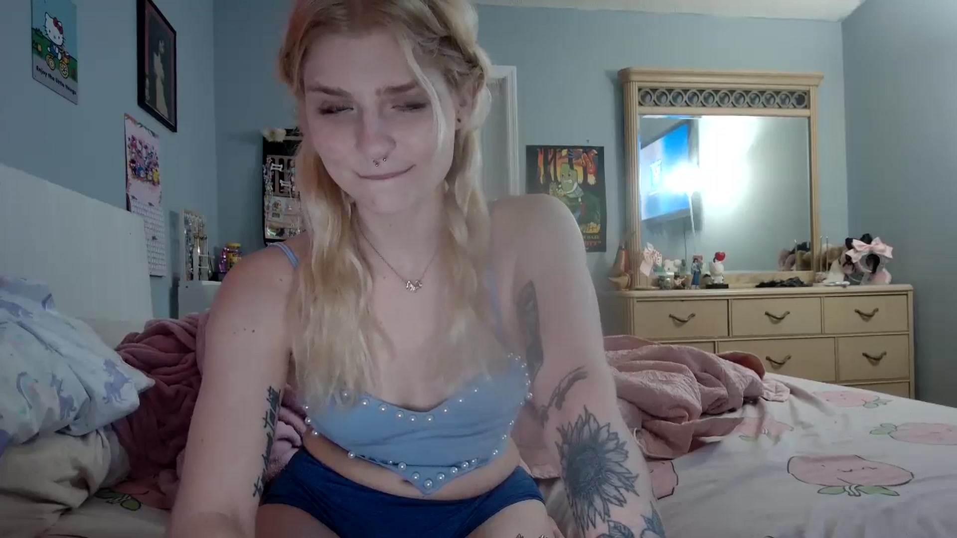 Gallery image thumbnail from DuckChan0's myfreecams stream on, 01/02/2025, 16:59 image 19 of 20