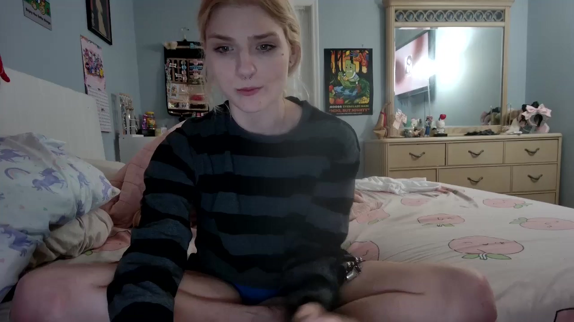 Gallery image thumbnail from DuckChan0's myfreecams stream on, 01/02/2025, 18:54 image 1 of 20