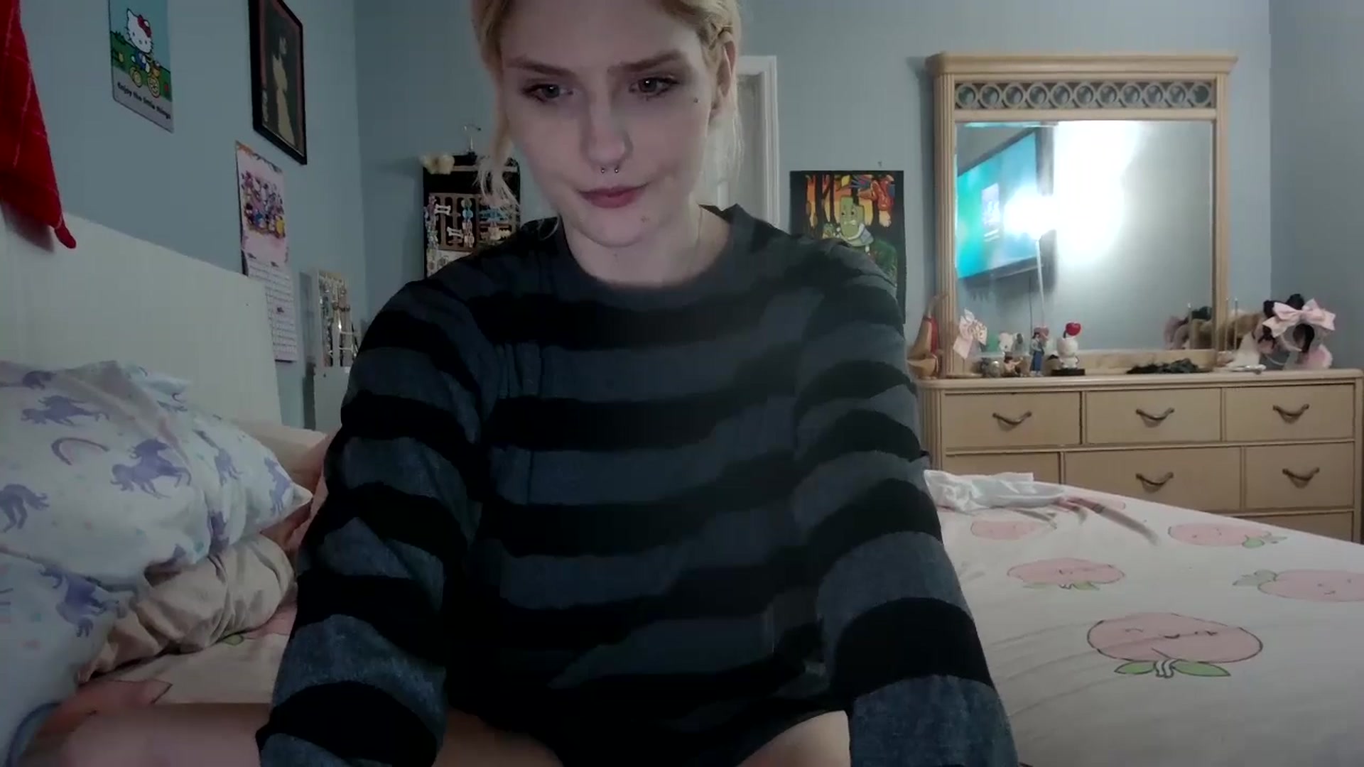 Gallery image thumbnail from DuckChan0's myfreecams stream on, 01/02/2025, 18:54 image 10 of 20