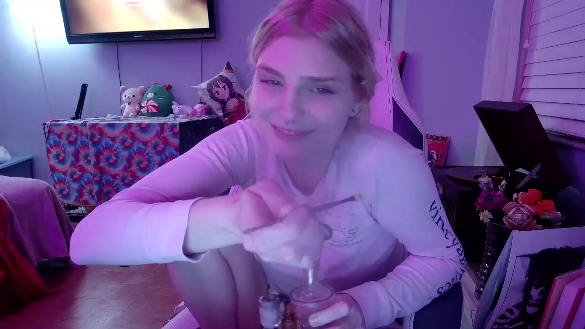 Gallery image thumbnail from DuckChan0's myfreecams stream on, 01/04/2025, 01:43 image 4 of 20