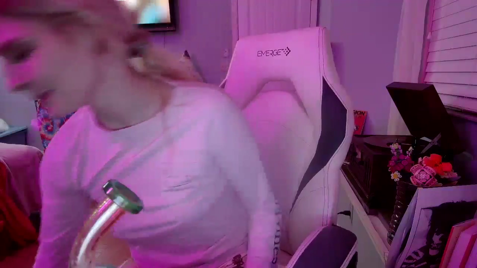 Gallery image thumbnail from DuckChan0's myfreecams stream on, 01/04/2025, 01:43 image 3 of 20