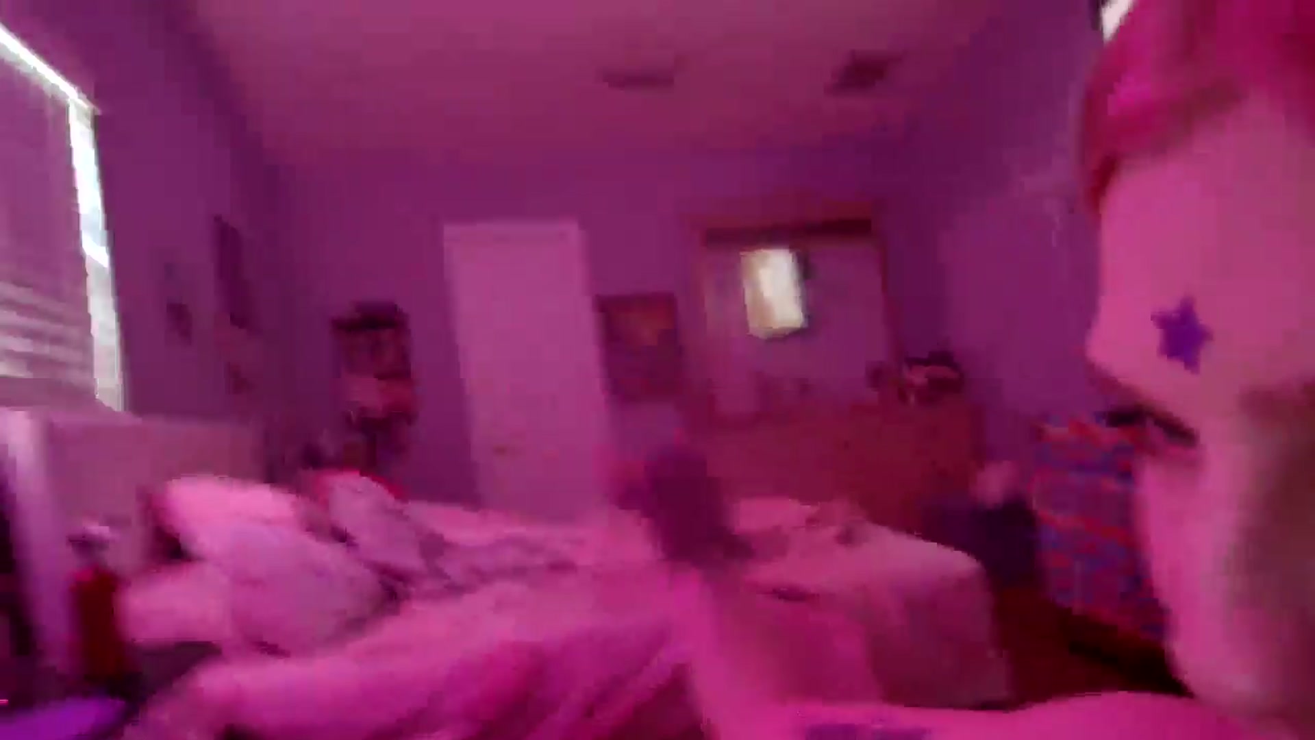 Gallery image thumbnail from DuckChan0's myfreecams stream on, 01/04/2025, 19:14 image 3 of 20