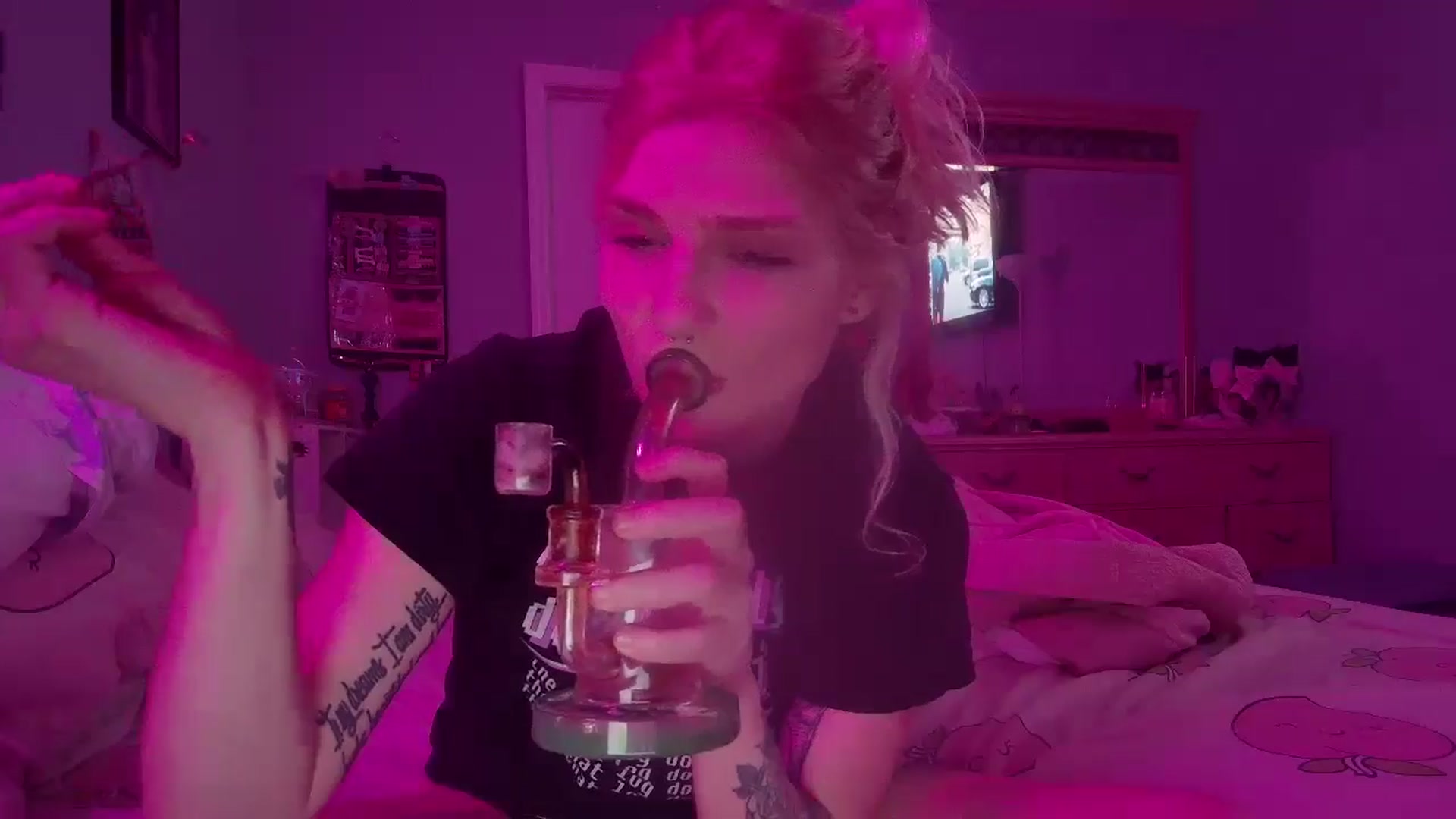 Gallery image thumbnail from DuckChan0's myfreecams stream on, 01/05/2025, 24:52 image 8 of 20