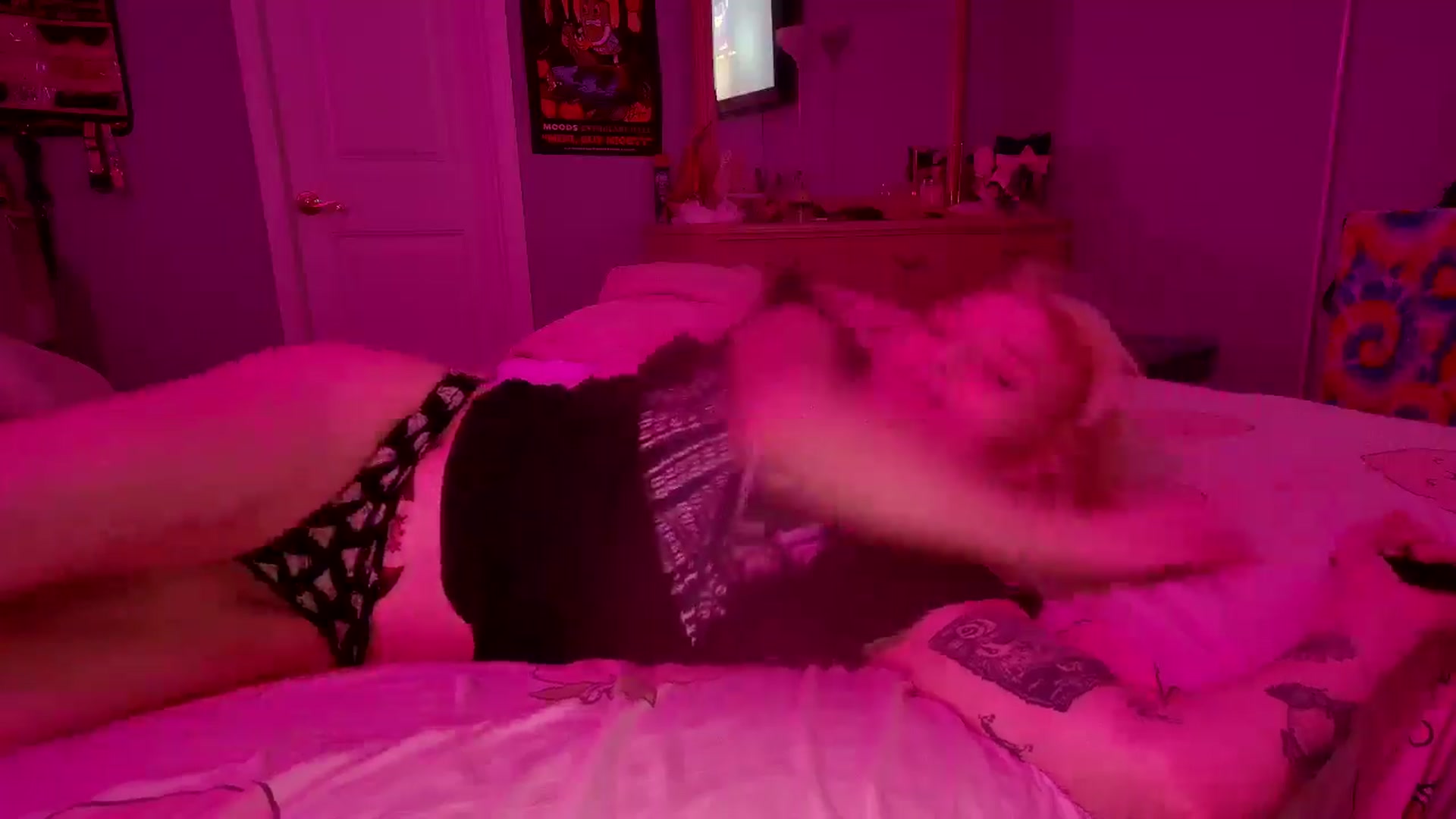 Gallery image thumbnail from DuckChan0's myfreecams stream on, 01/05/2025, 24:52 image 19 of 20
