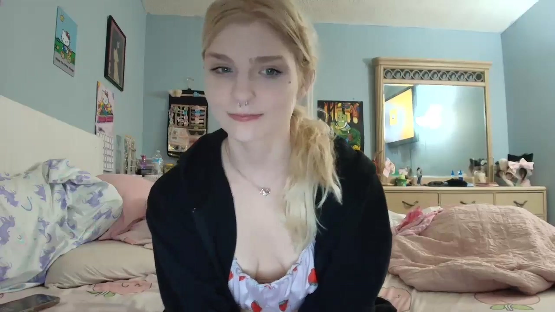 Gallery image thumbnail from DuckChan0's myfreecams stream on, 01/05/2025, 23:31 image 2 of 20