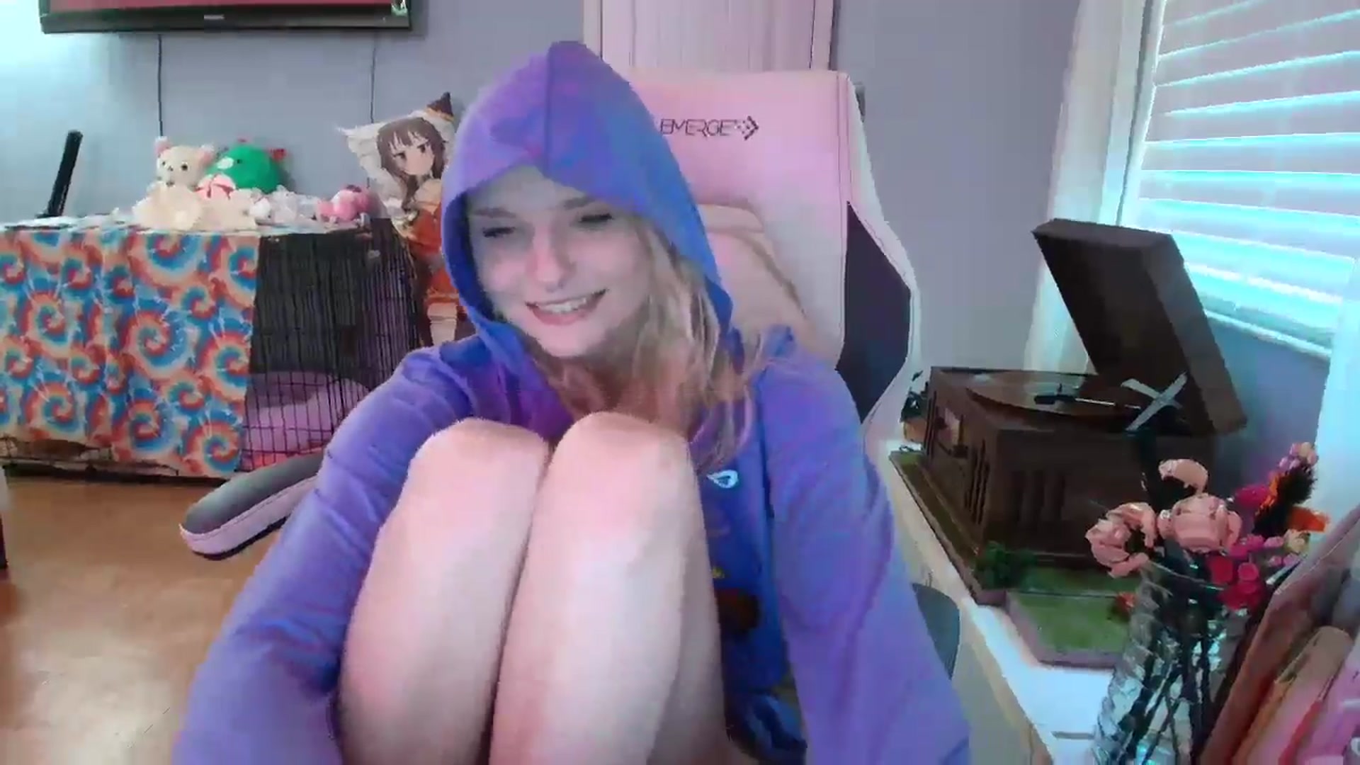 Gallery image thumbnail from DuckChan0's myfreecams stream on, 01/06/2025, 16:47 image 5 of 20