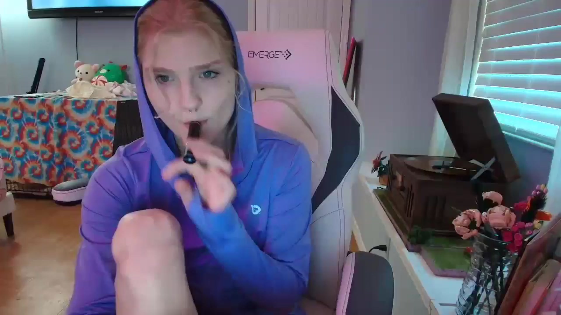 Gallery image thumbnail from DuckChan0's myfreecams stream on, 01/06/2025, 16:47 image 1 of 20