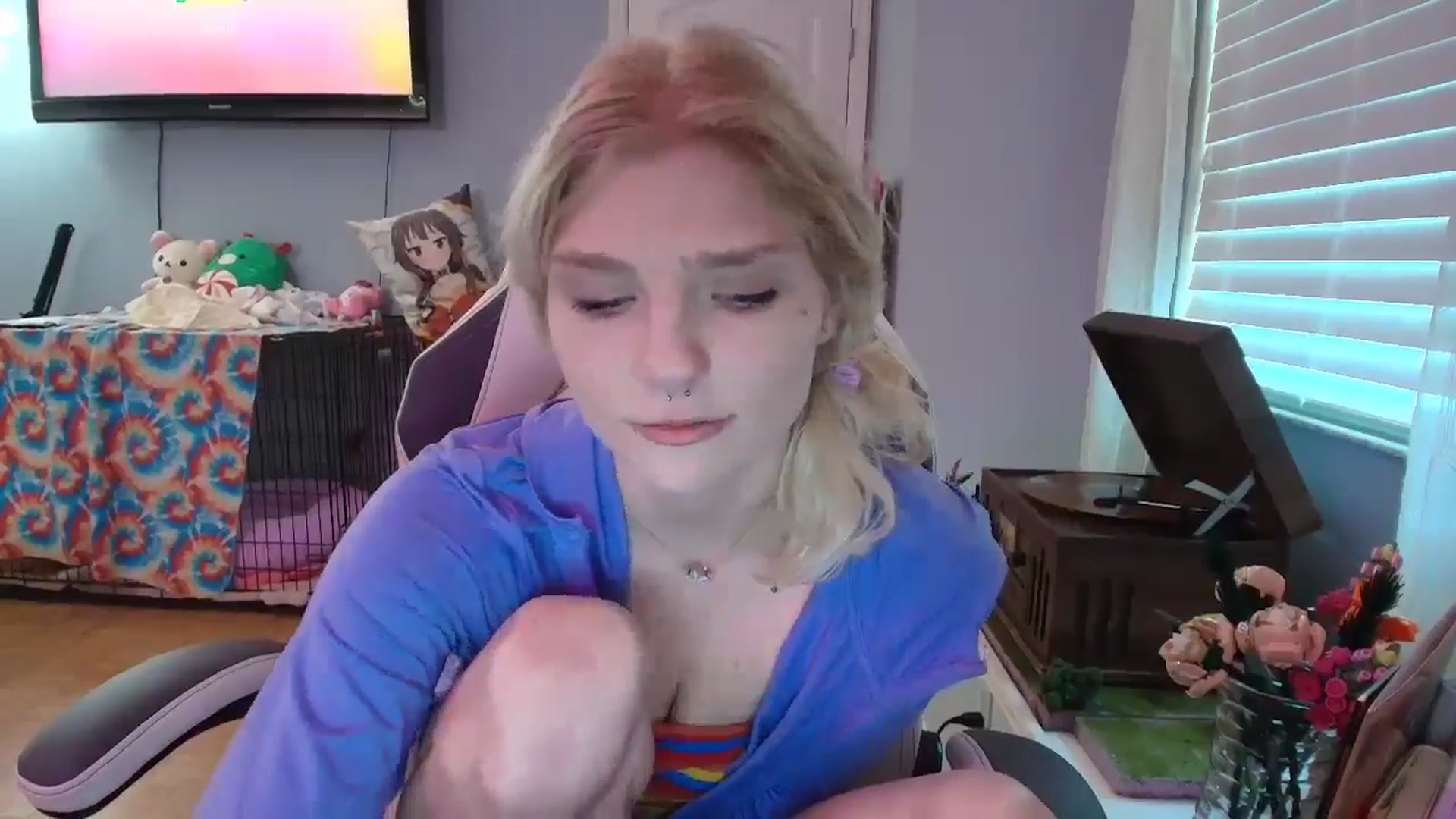 Gallery image thumbnail from DuckChan0's myfreecams stream on, 01/06/2025, 16:47 image 11 of 20