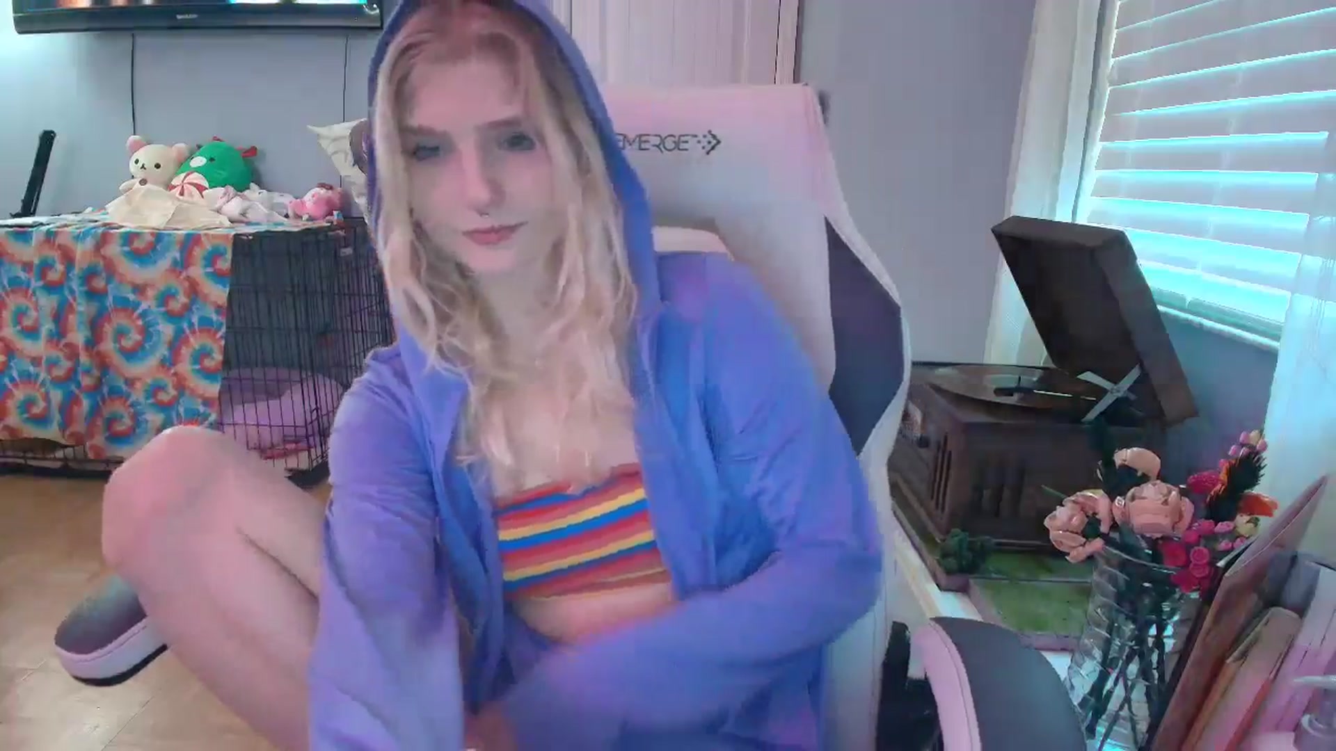 Gallery image thumbnail from DuckChan0's myfreecams stream on, 01/06/2025, 16:47 image 7 of 20