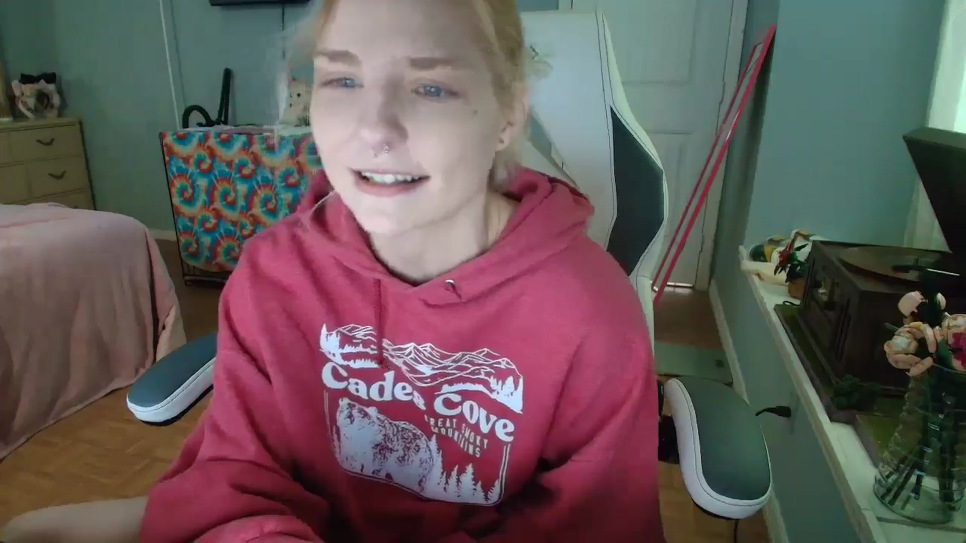 Gallery image thumbnail from DuckChan0's myfreecams stream on, 01/08/2025, 16:10 image 10 of 20