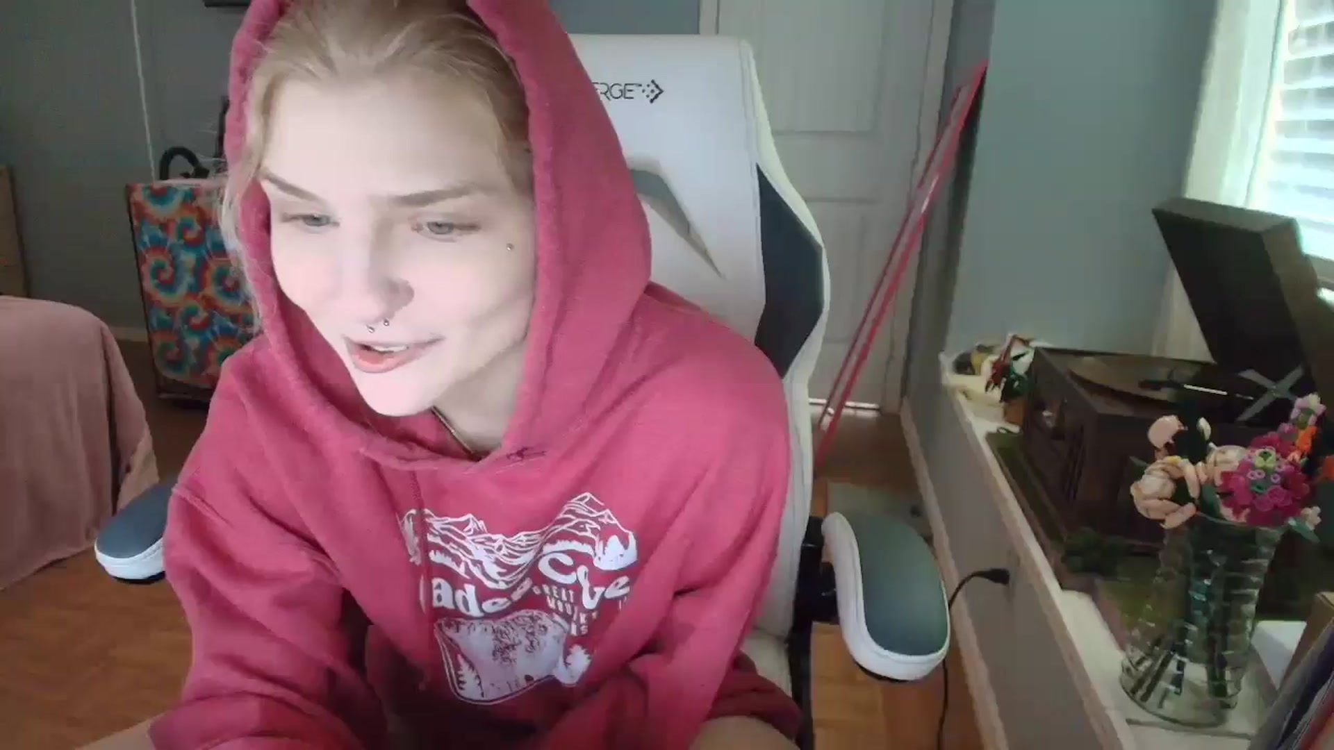 Gallery image thumbnail from DuckChan0's myfreecams stream on, 01/08/2025, 16:10 image 17 of 20