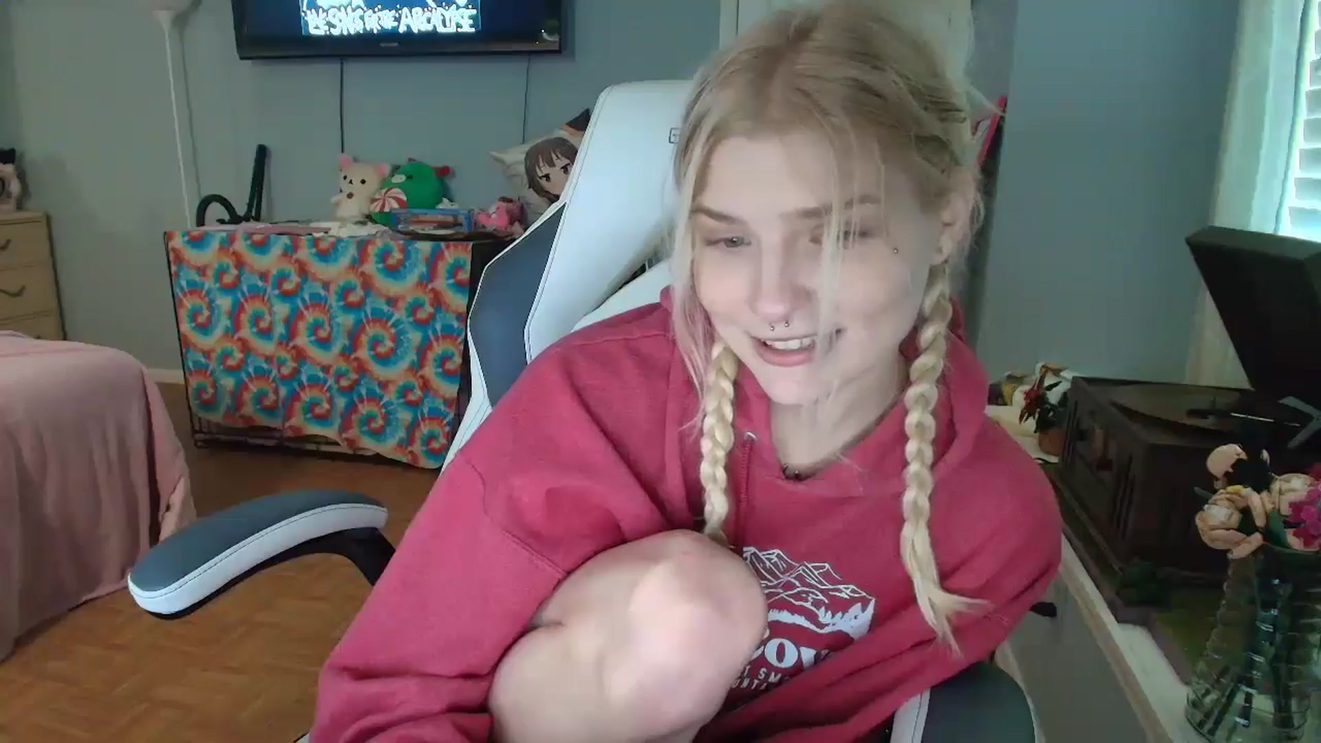 Gallery image thumbnail from DuckChan0's myfreecams stream on, 01/08/2025, 17:06 image 12 of 20