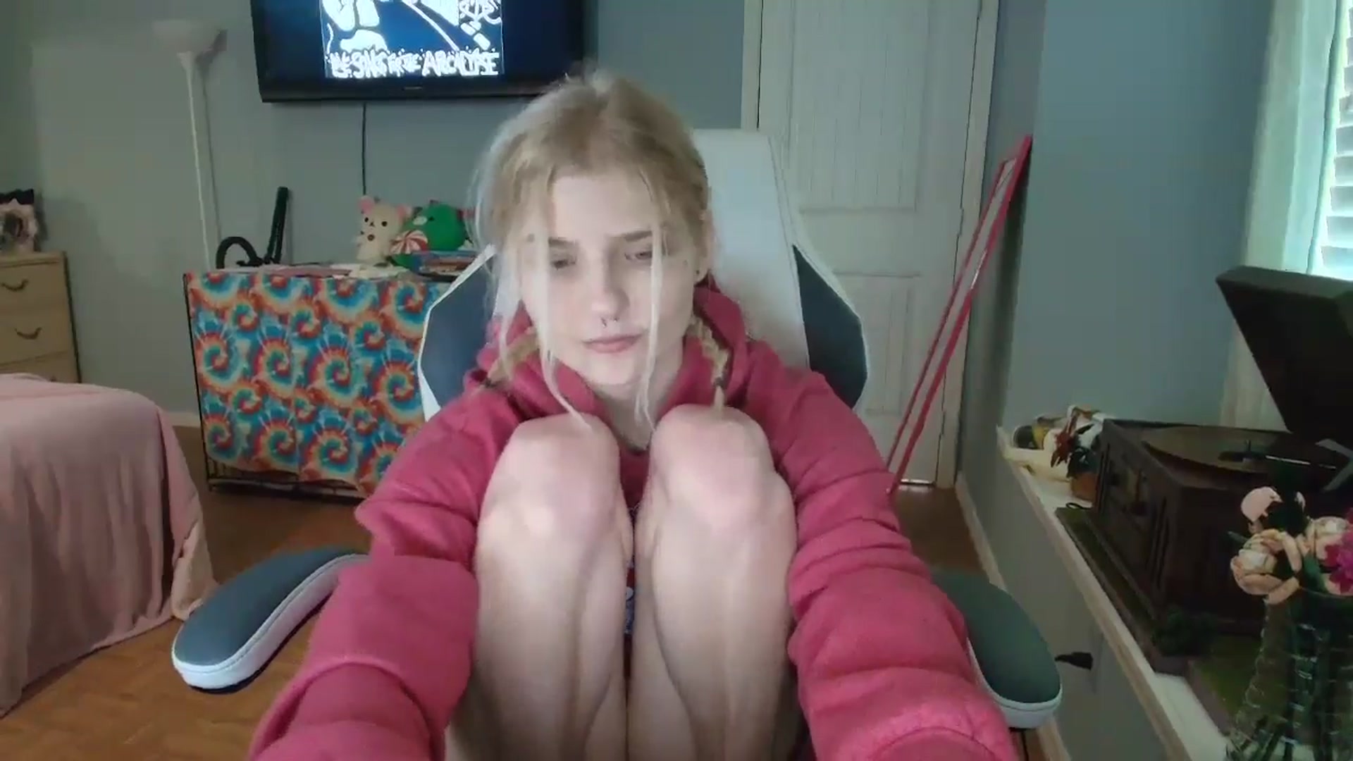 Gallery image thumbnail from DuckChan0's myfreecams stream on, 01/08/2025, 17:06 image 5 of 20