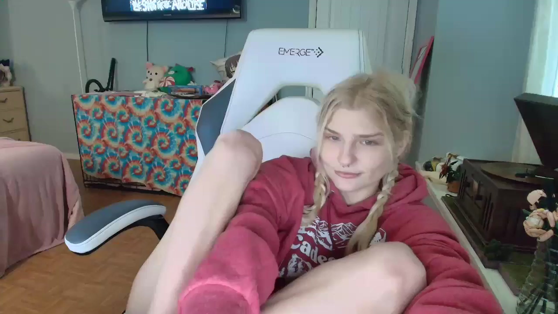 Gallery image thumbnail from DuckChan0's myfreecams stream on, 01/08/2025, 17:06 image 15 of 20