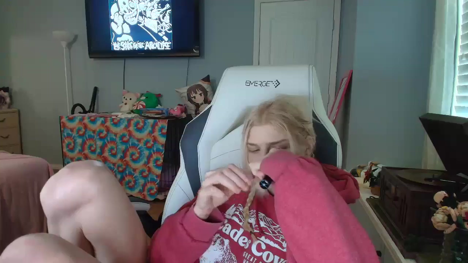 Gallery image thumbnail from DuckChan0's myfreecams stream on, 01/08/2025, 17:06 image 14 of 20