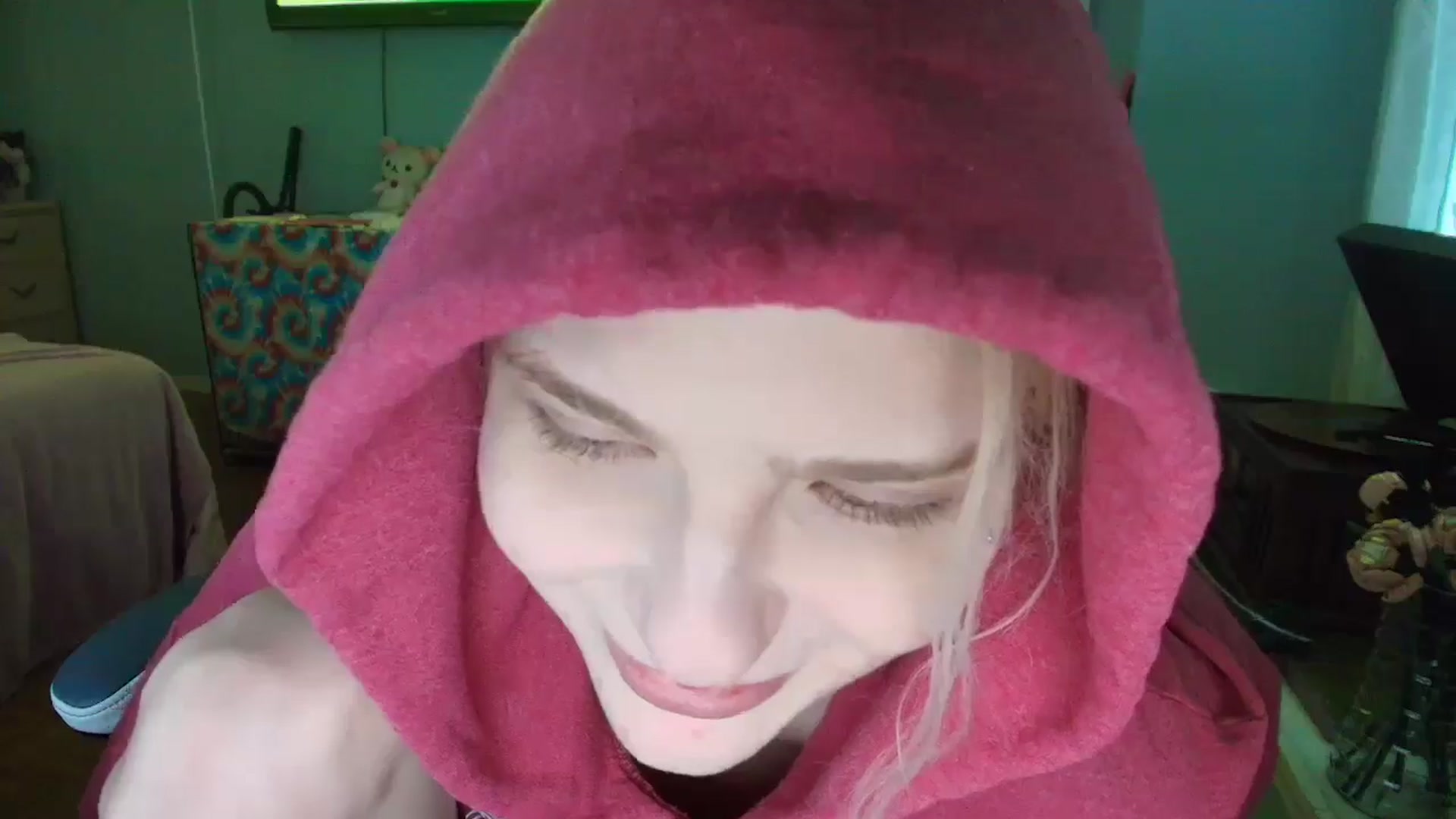 Gallery image thumbnail from DuckChan0's myfreecams stream on, 01/08/2025, 18:25 image 10 of 20