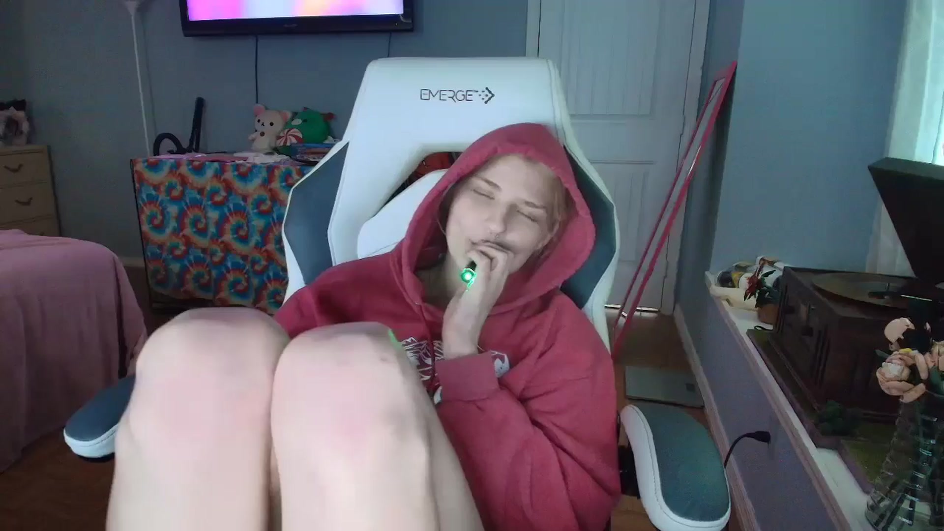 Gallery image thumbnail from DuckChan0's myfreecams stream on, 01/08/2025, 18:25 image 19 of 20