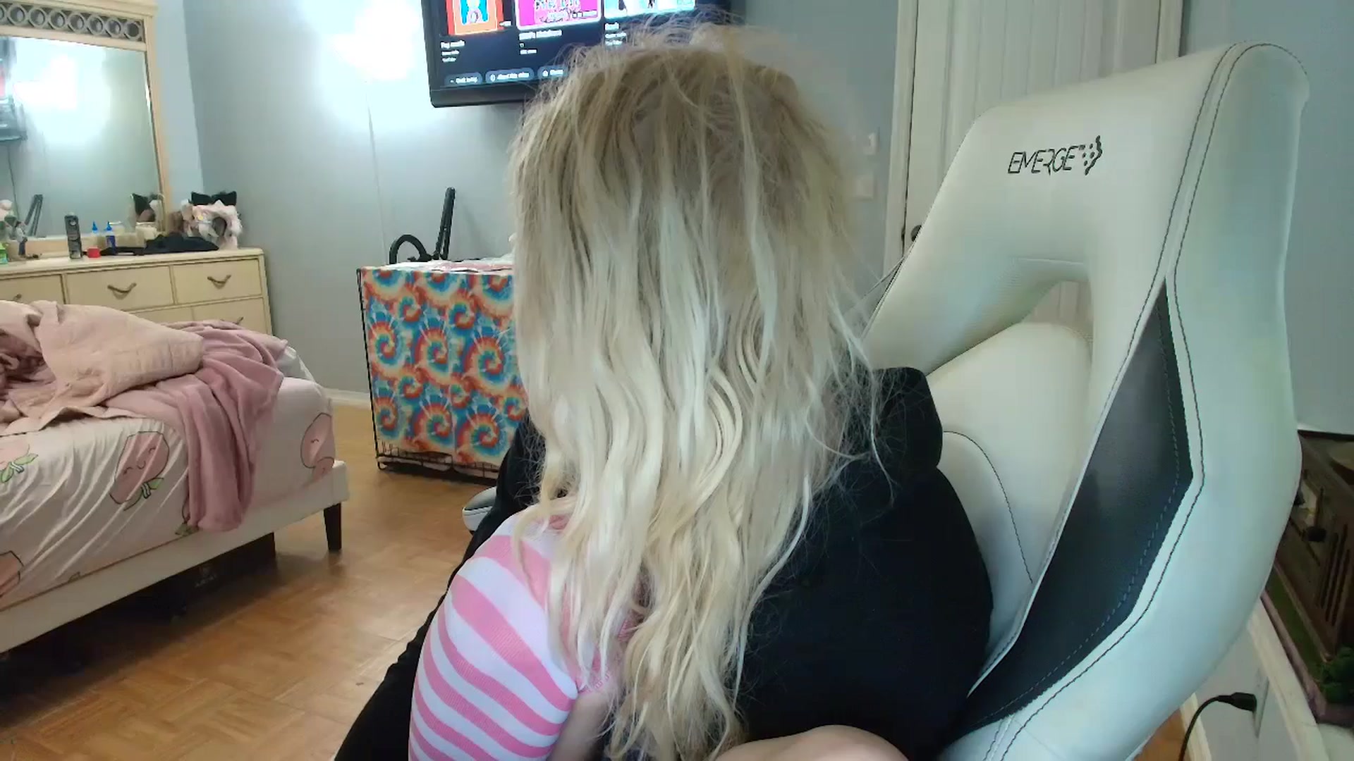Gallery image thumbnail from DuckChan0's myfreecams stream on, 01/09/2025, 15:01 image 12 of 20