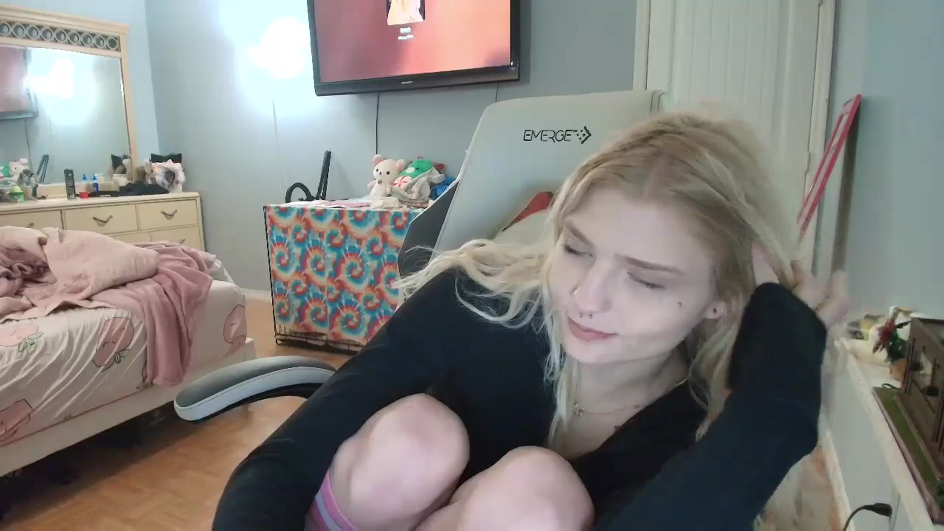 Gallery image thumbnail from DuckChan0's myfreecams stream on, 01/09/2025, 15:37 image 12 of 20