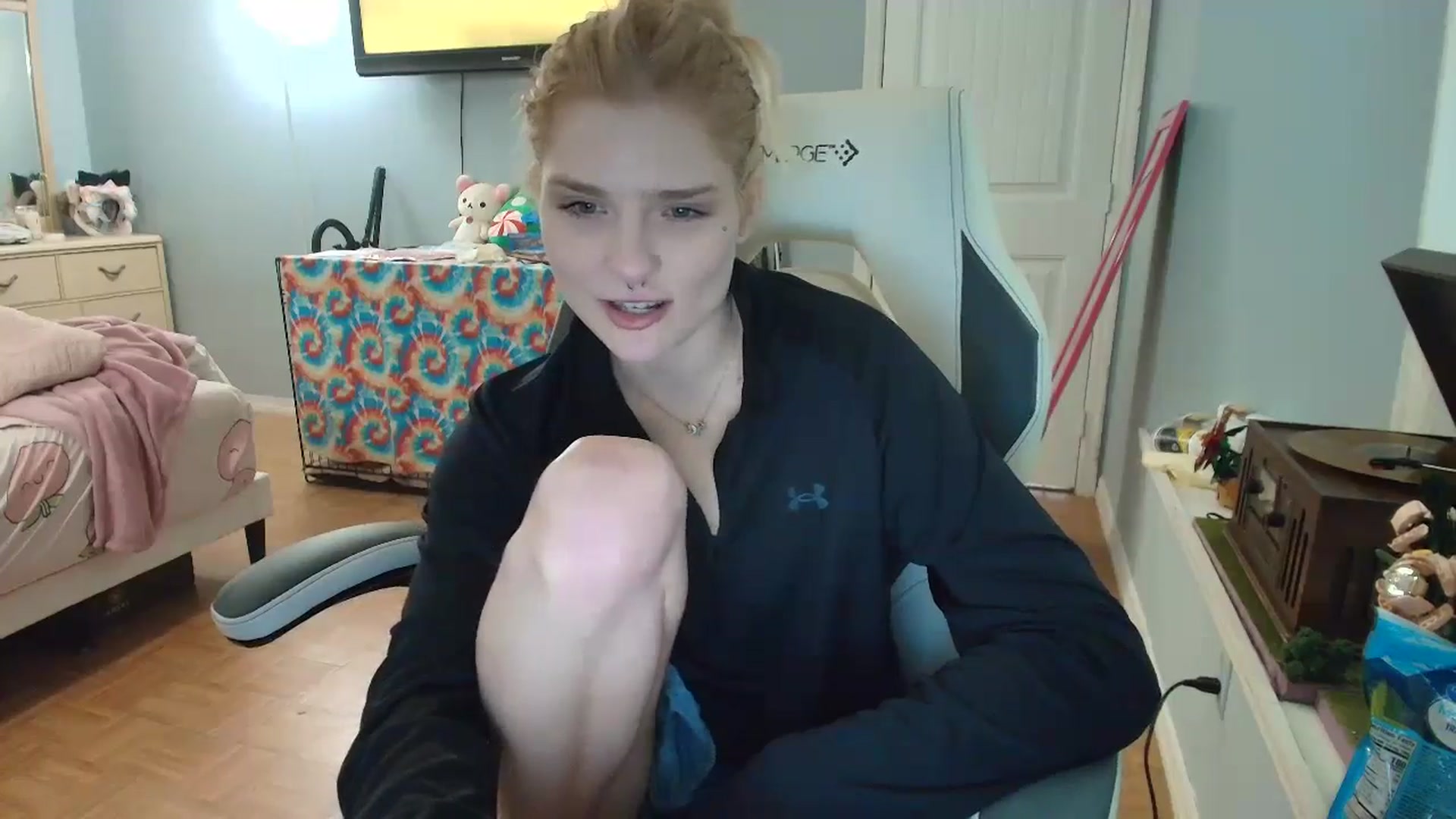 Gallery image thumbnail from DuckChan0's myfreecams stream on, 01/09/2025, 16:30 image 3 of 20