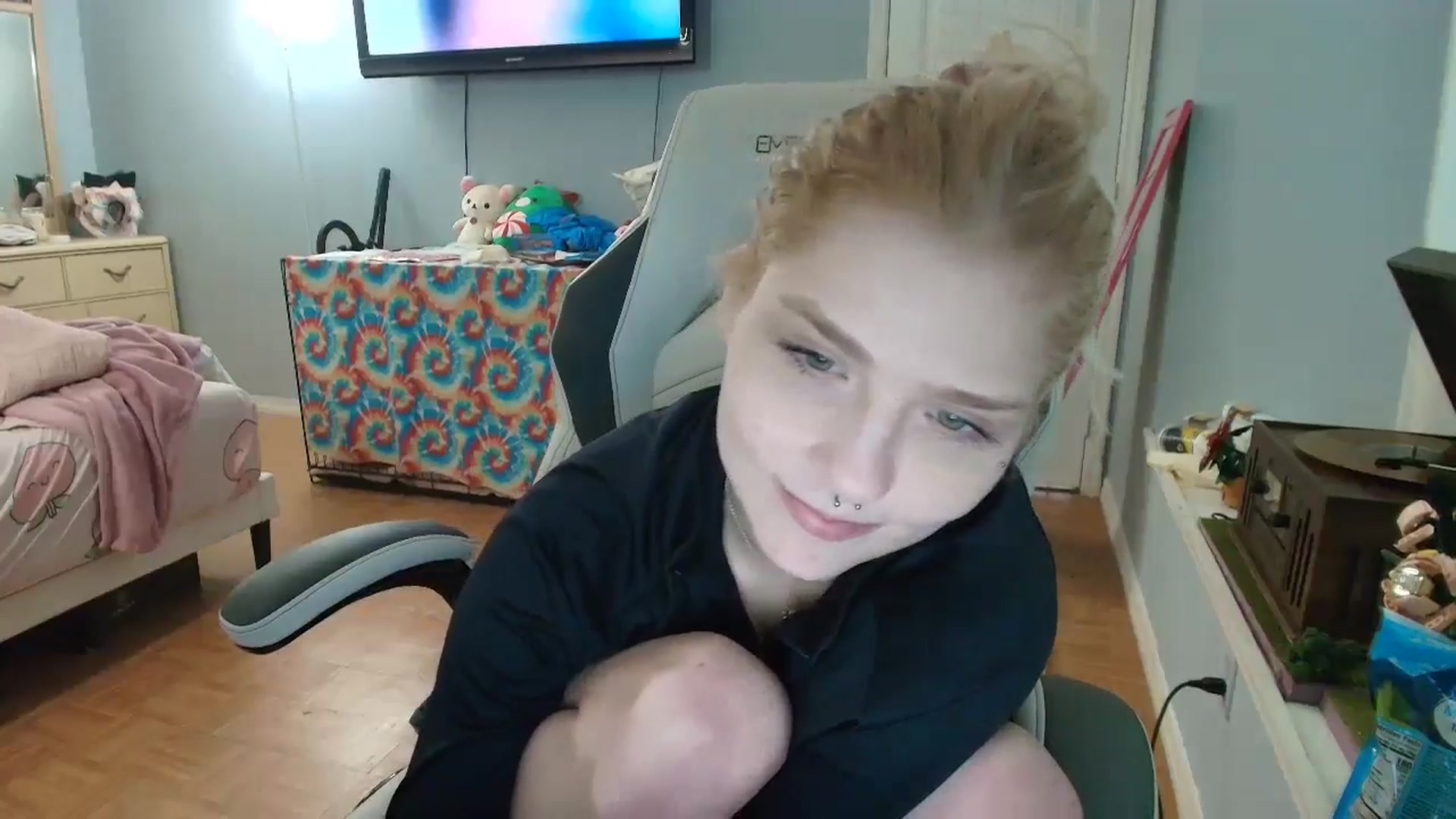 Gallery image thumbnail from DuckChan0's myfreecams stream on, 01/09/2025, 16:30 image 7 of 20
