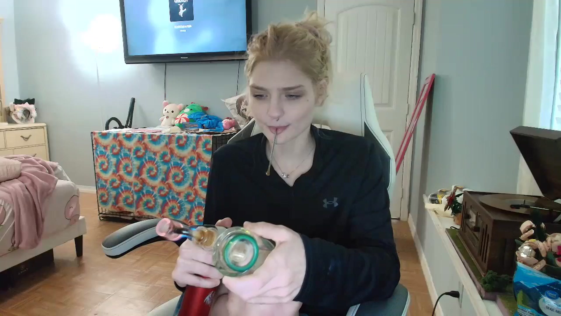 Gallery image thumbnail from DuckChan0's myfreecams stream on, 01/09/2025, 17:23 image 3 of 20