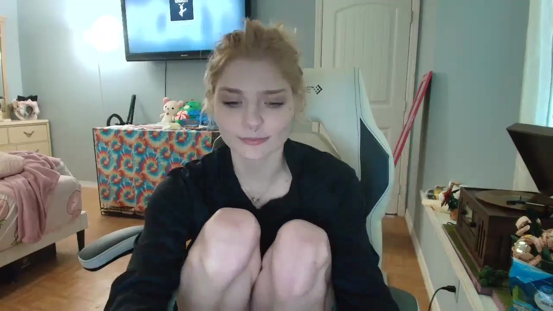 Gallery image thumbnail from DuckChan0's myfreecams stream on, 01/09/2025, 17:23 image 8 of 20