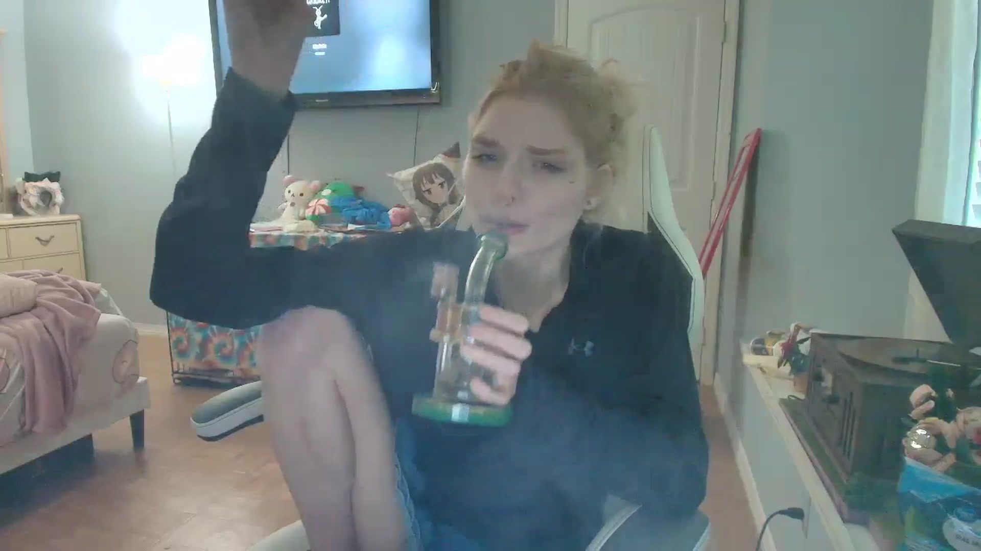 Gallery image thumbnail from DuckChan0's myfreecams stream on, 01/09/2025, 17:23 image 4 of 20