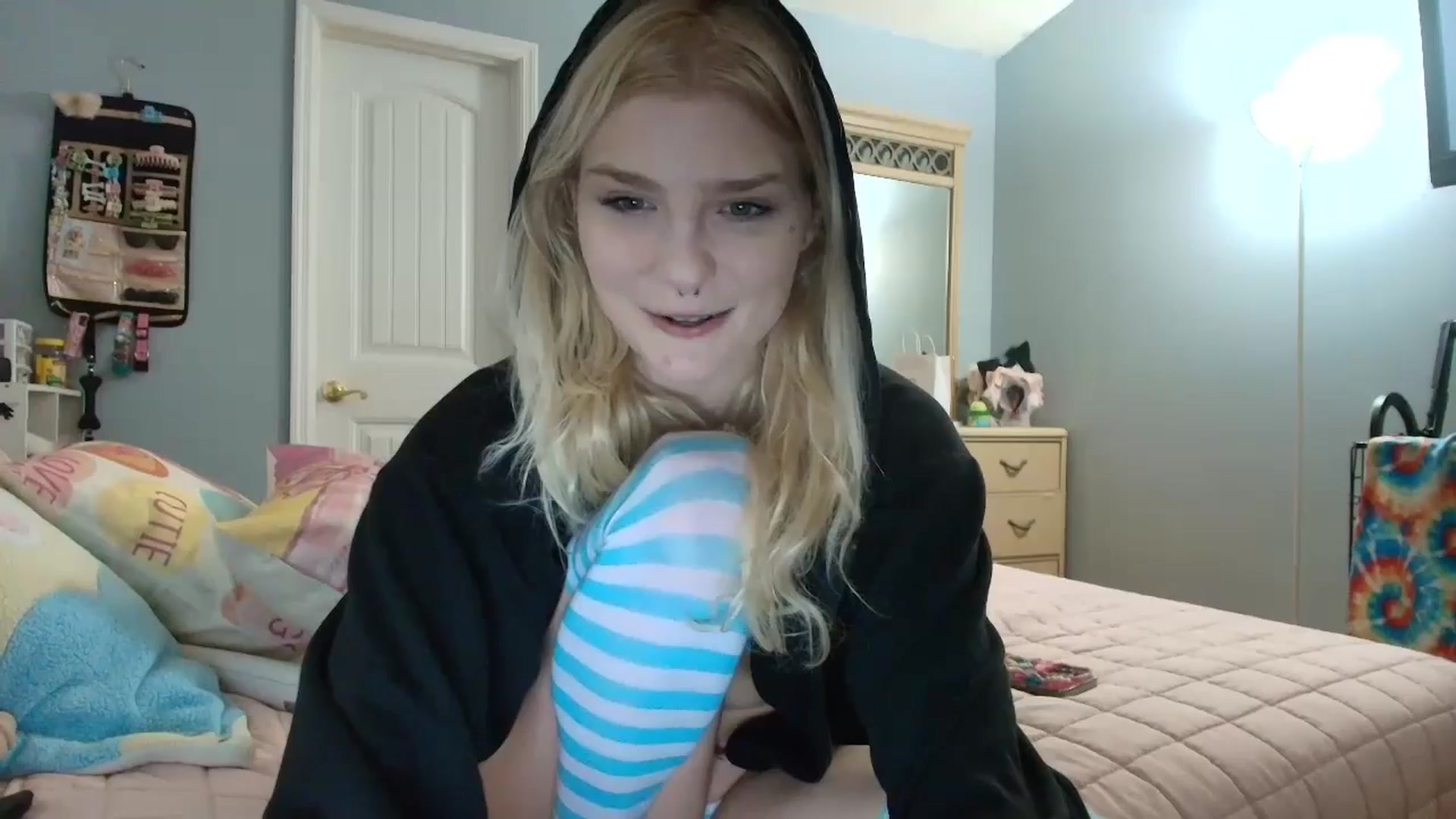 Gallery image thumbnail from DuckChan0's myfreecams stream on, 01/11/2025, 16:38 image 1 of 20